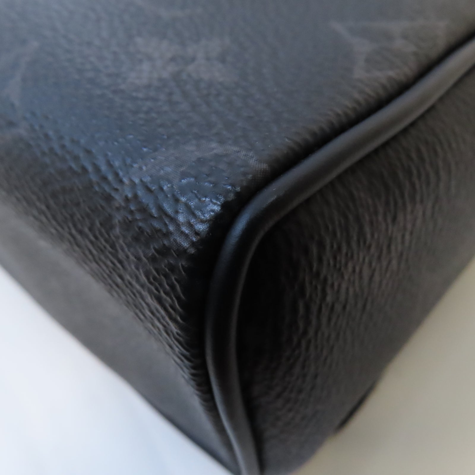 LOUIS VUITTON Monogram Eclipse District PM銀扣肩背袋黑色