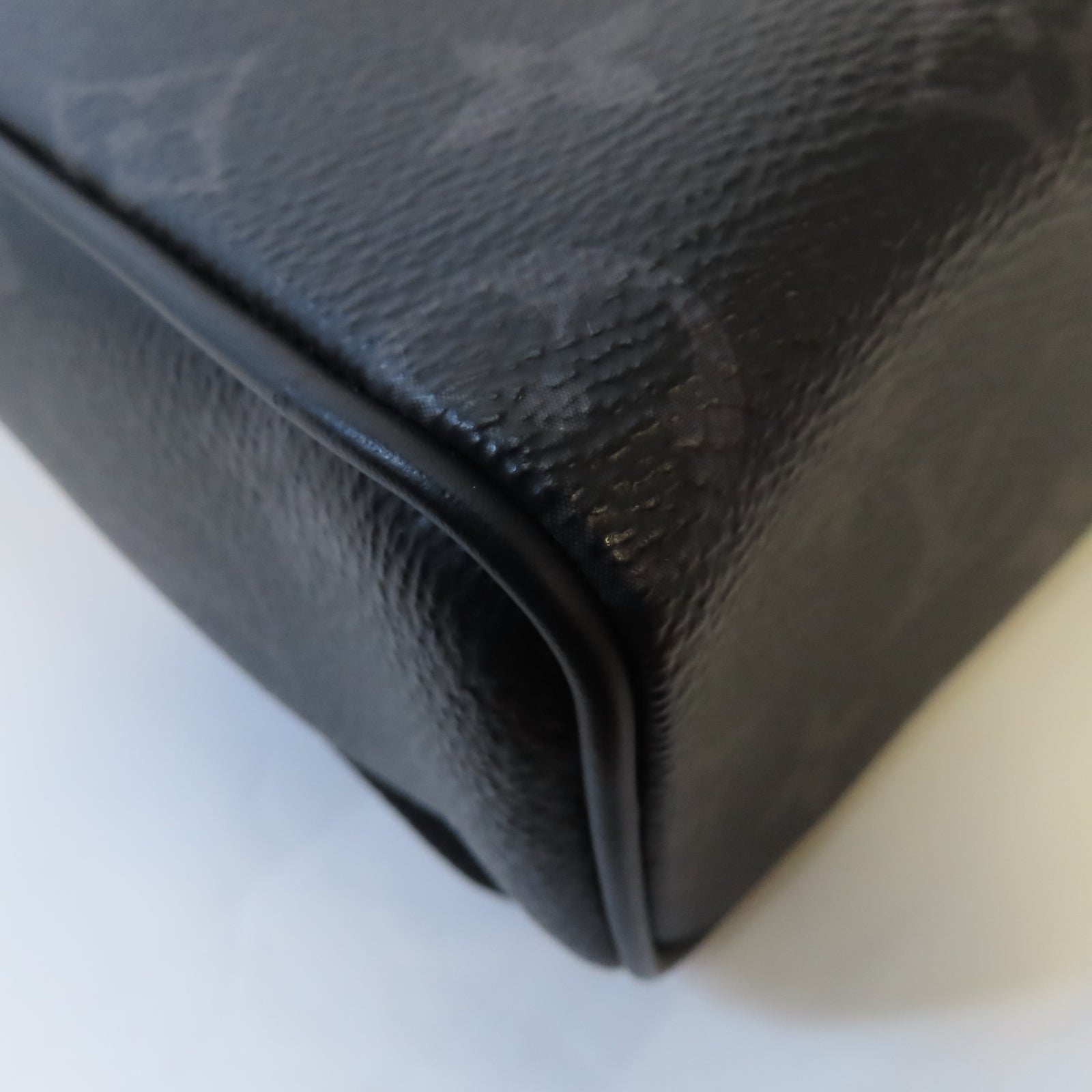 LOUIS VUITTON Monogram Eclipse District PM銀扣肩背袋黑色