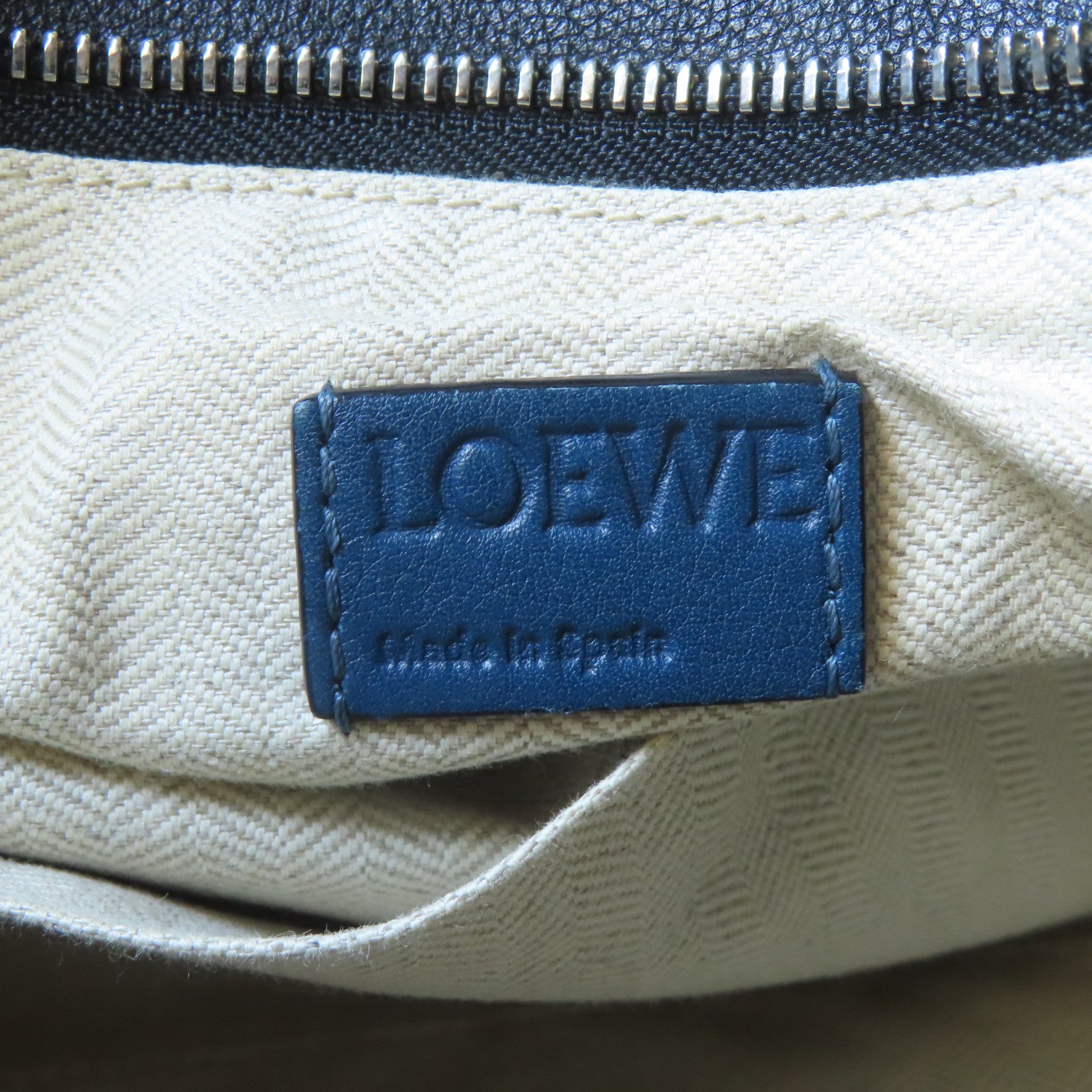 LOEWE 牛皮皮革Puzzle Medium銀扣手挽肩背兩用袋藍色/紫色