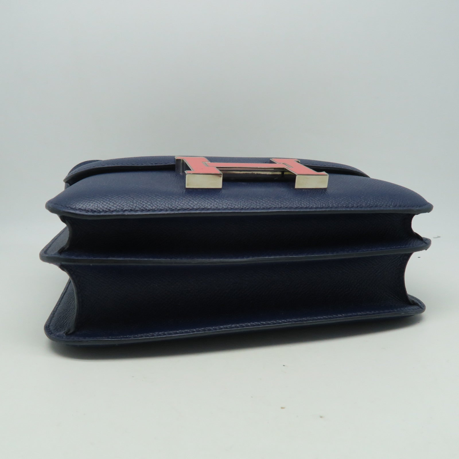 HERMES Veau Epsom皮革Constance 24金扣肩背袋深藍色