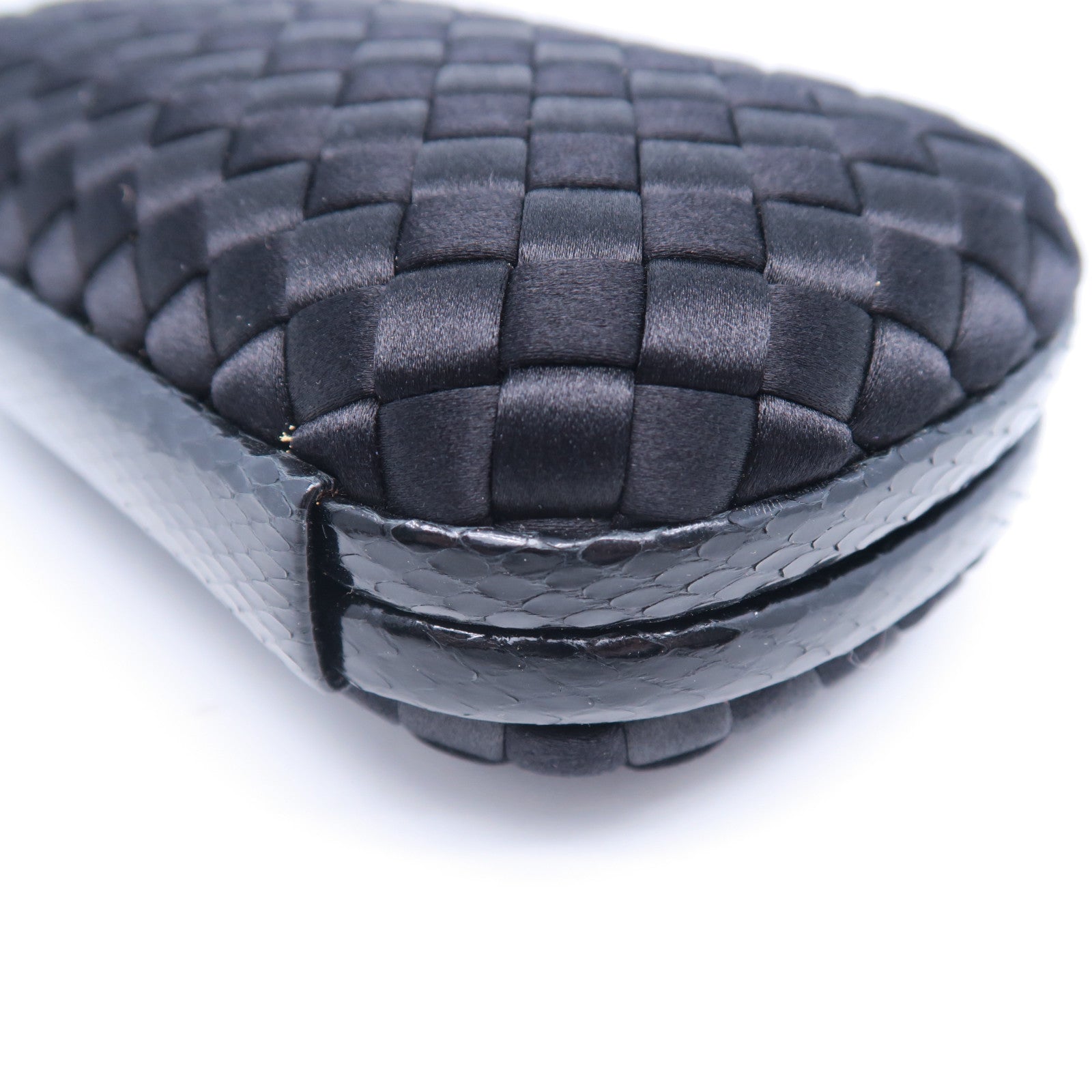 BOTTEGA VENETA 【激減優惠】緞製/蛇皮皮革Clutch Bag黑扣手拿包黑色