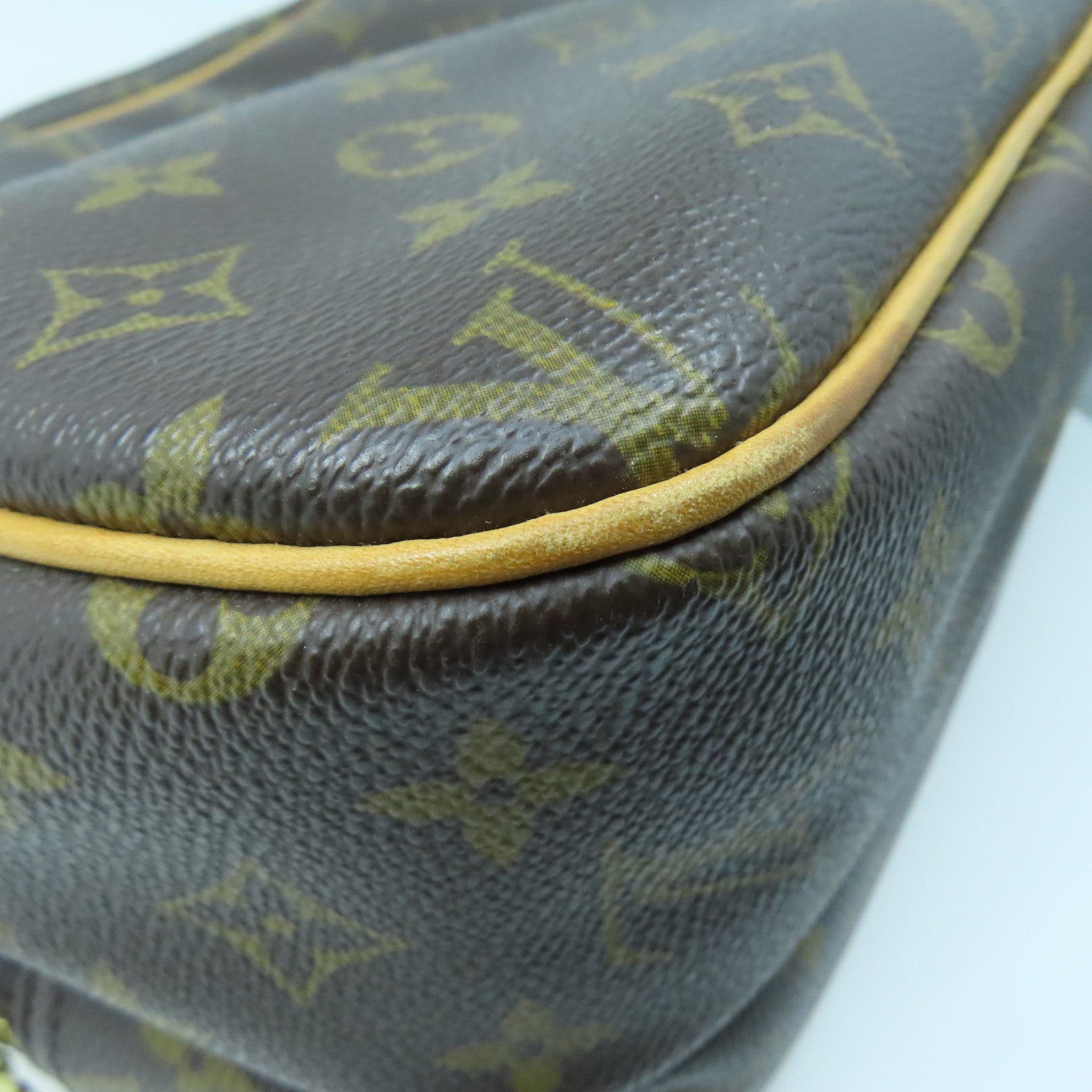 LOUIS VUITTON Monogram Reporter Monogram Gold Buckle Shoulder Bag Brown