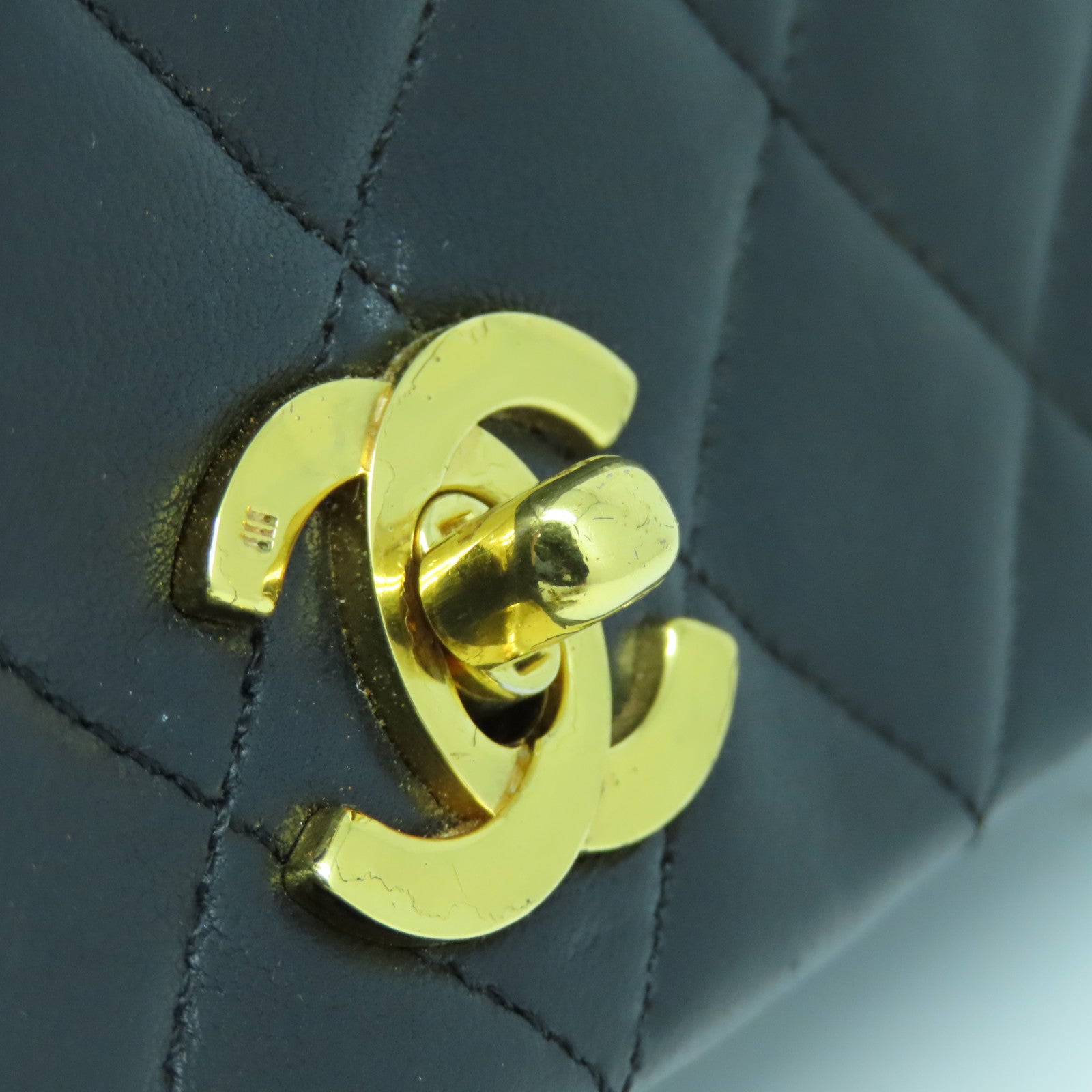 CHANEL 菱格羊皮皮革Chain Shoulder Bag金扣鏈帶肩背袋黑色