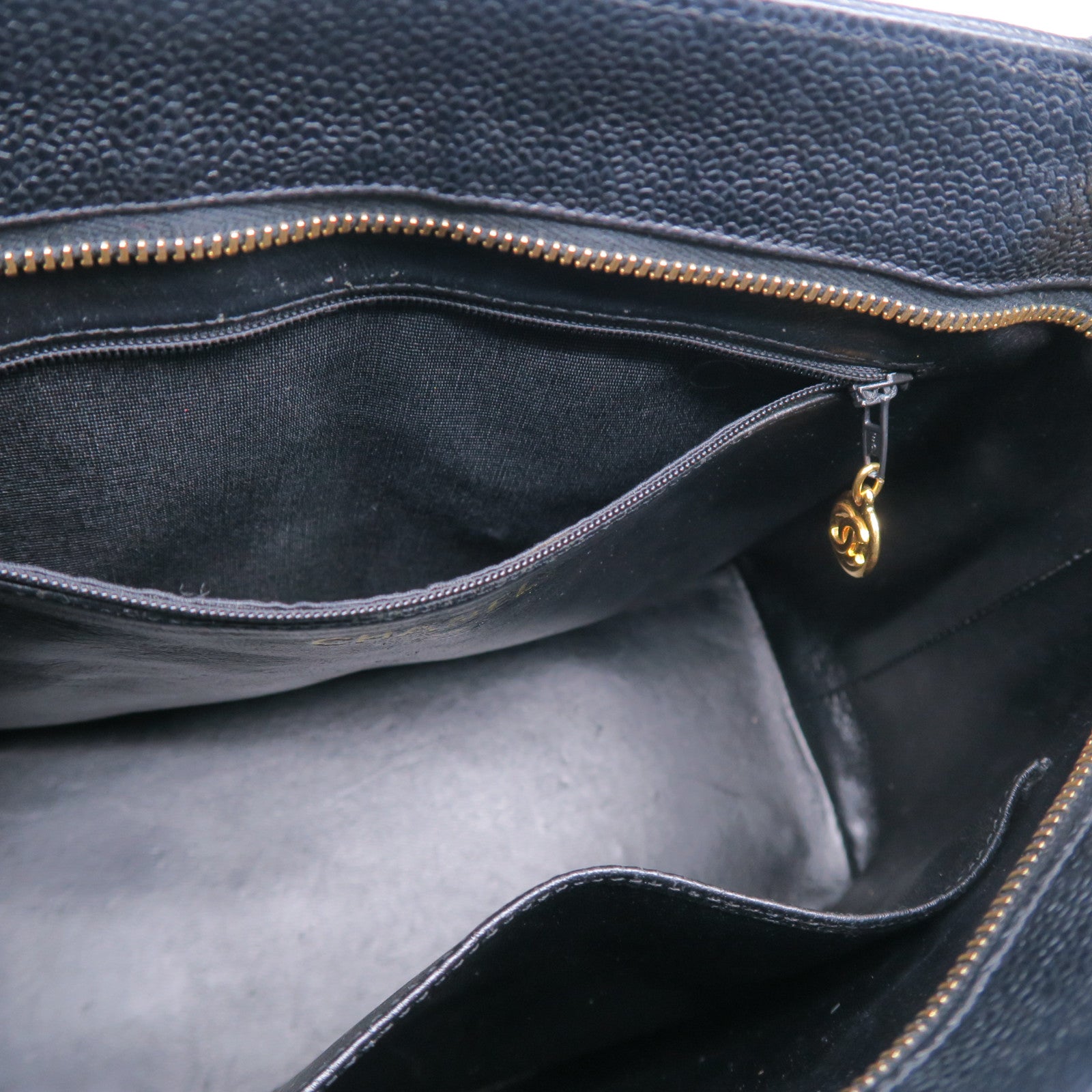CHANEL 菱格Caviar皮革Medallion Tote金扣手挽肩背兩用袋黑色