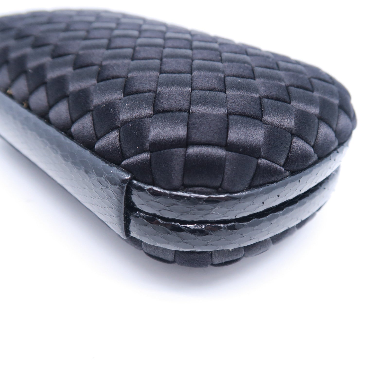 BOTTEGA VENETA 【激減優惠】緞製/蛇皮皮革Clutch Bag黑扣手拿包黑色