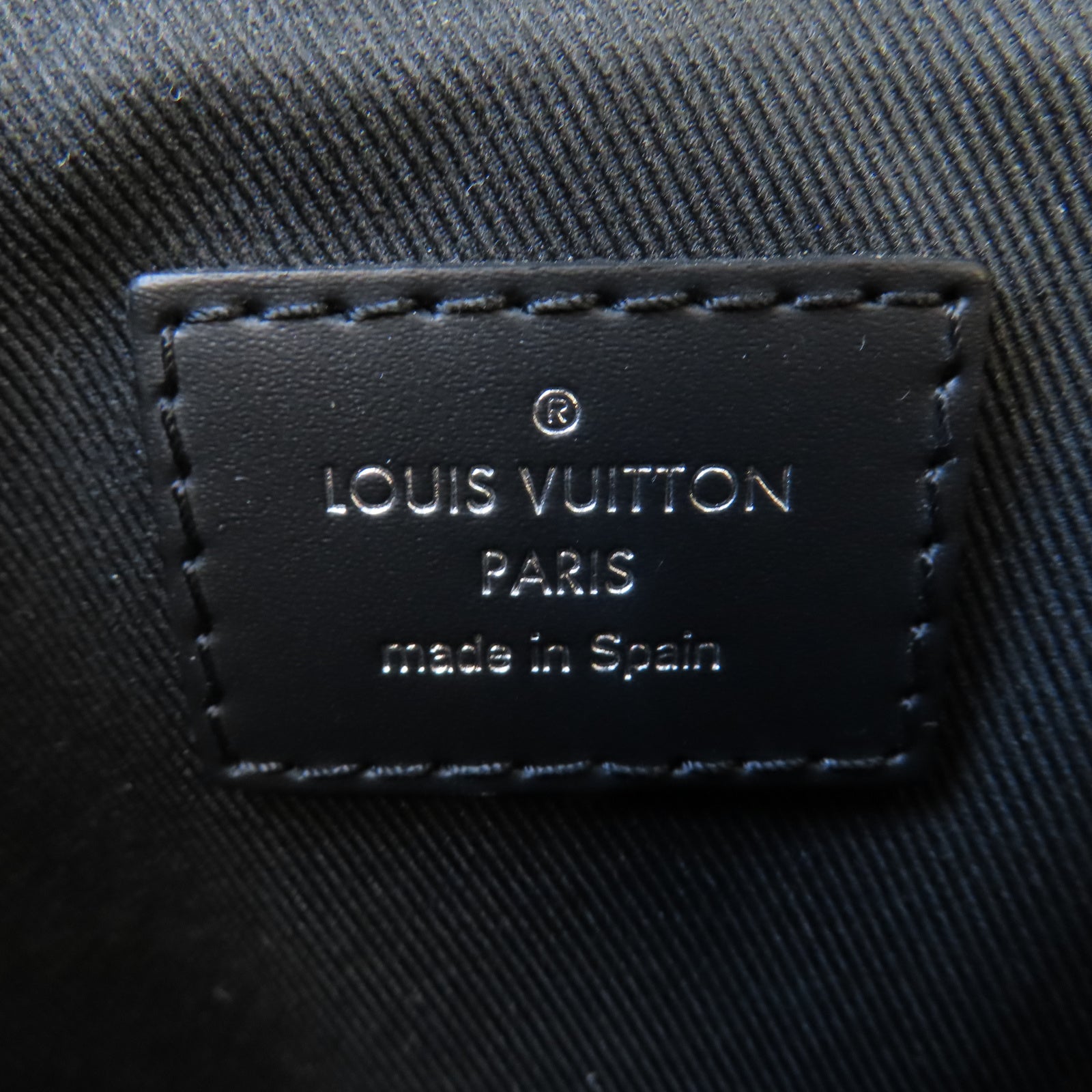 LOUIS VUITTON Monogram Eclipse District PM銀扣肩背袋黑色
