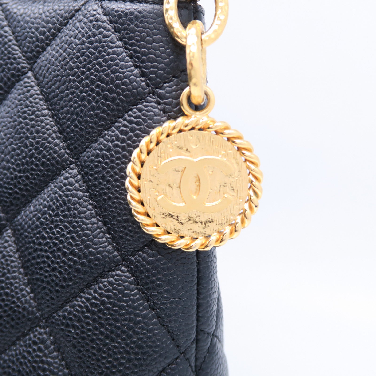 CHANEL 菱格Caviar皮革Medallion Tote金扣手挽肩背兩用袋黑色