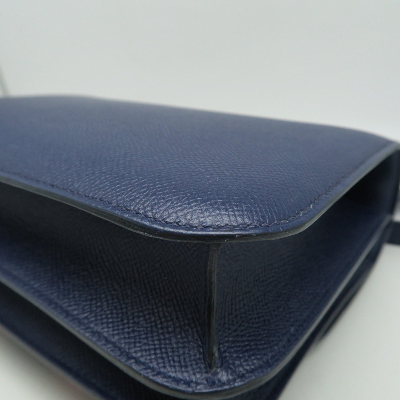 HERMES Veau Epsom皮革Constance 24金扣肩背袋深藍色
