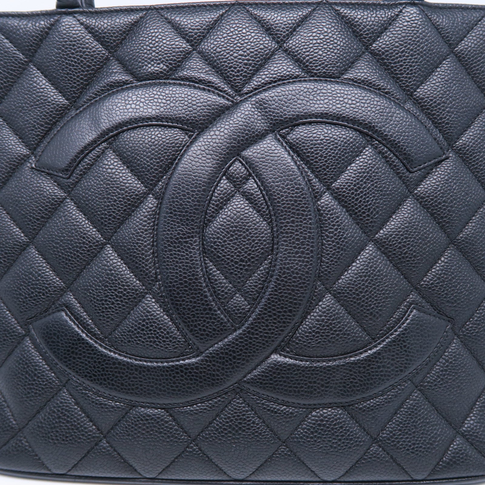 CHANEL 菱格Caviar皮革Medallion Tote金扣手挽肩背兩用袋黑色