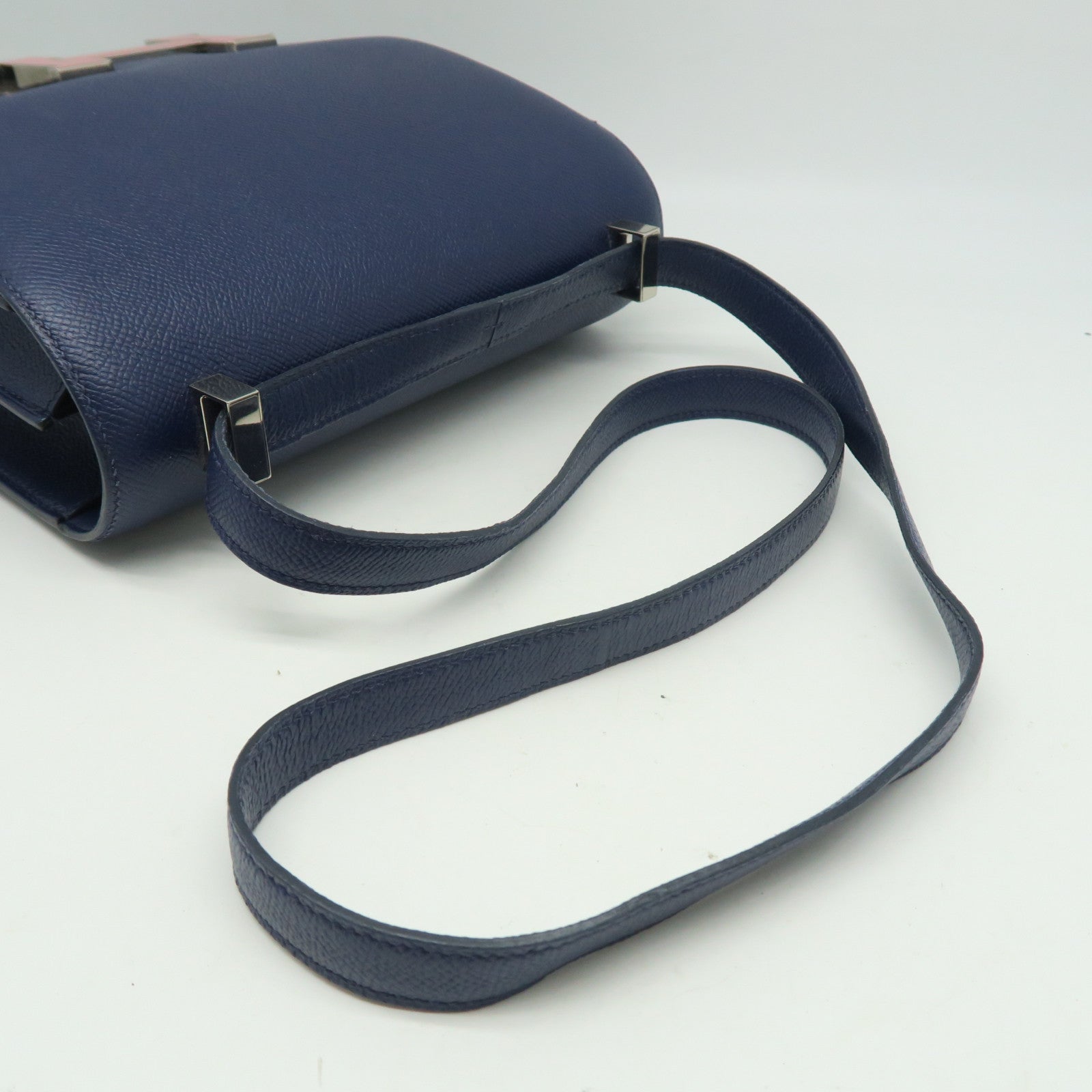 HERMES Veau Epsom皮革Constance 24金扣肩背袋深藍色