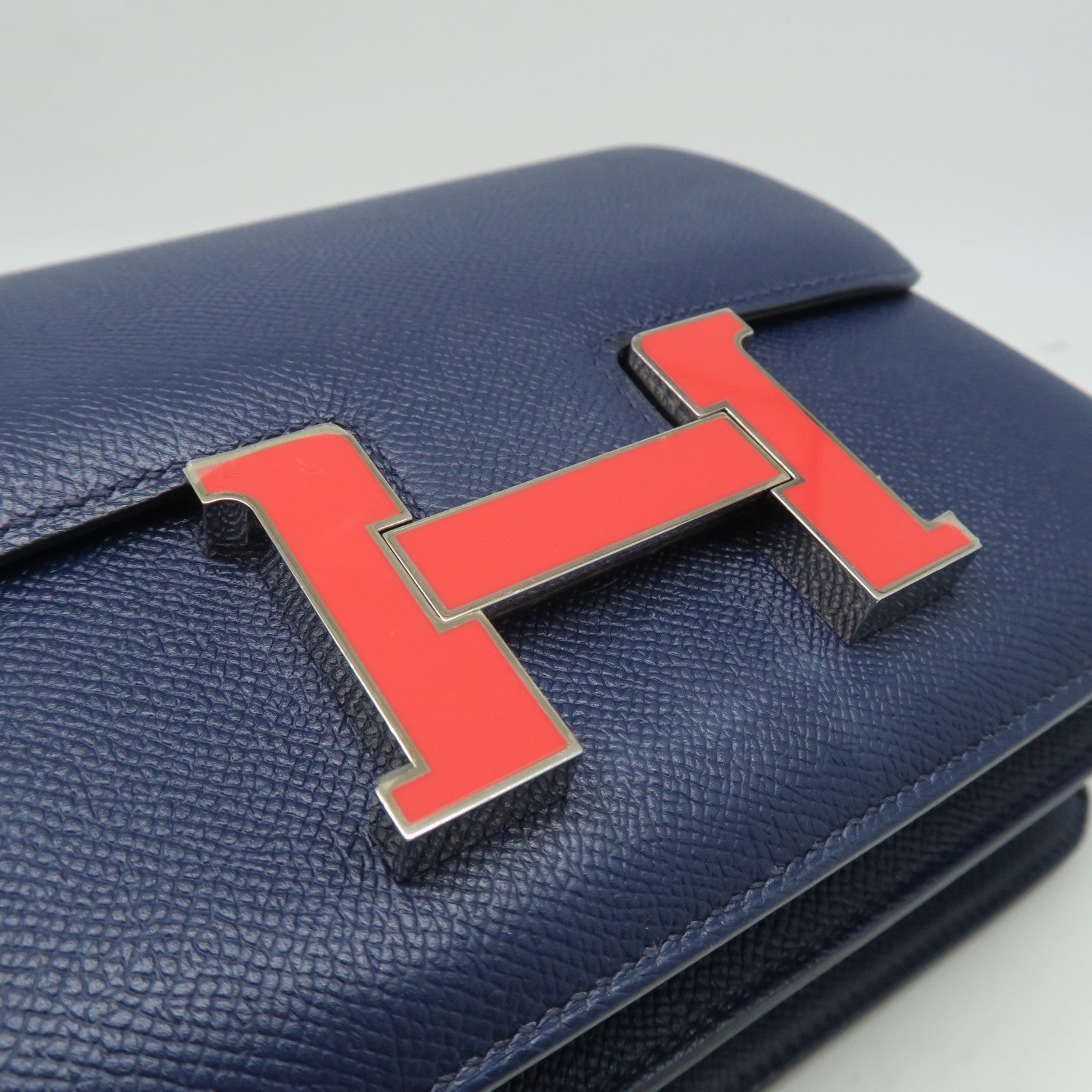HERMES Veau Epsom皮革Constance 24金扣肩背袋深藍色