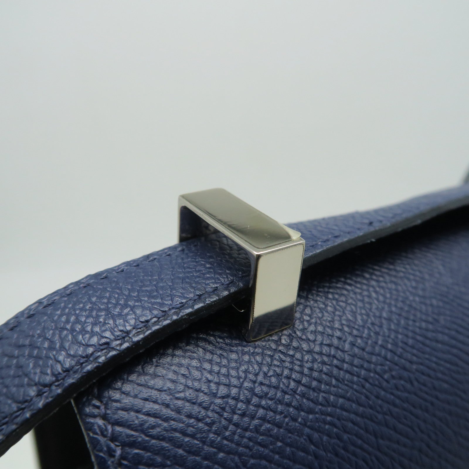 HERMES Veau Epsom皮革Constance 24金扣肩背袋深藍色