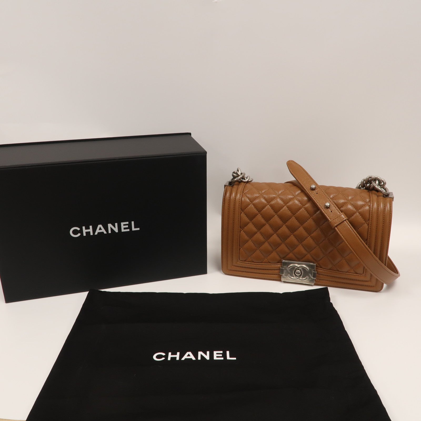 CHANEL 菱格牛皮皮革Boy 25cm銀扣鏈帶肩背袋啡色