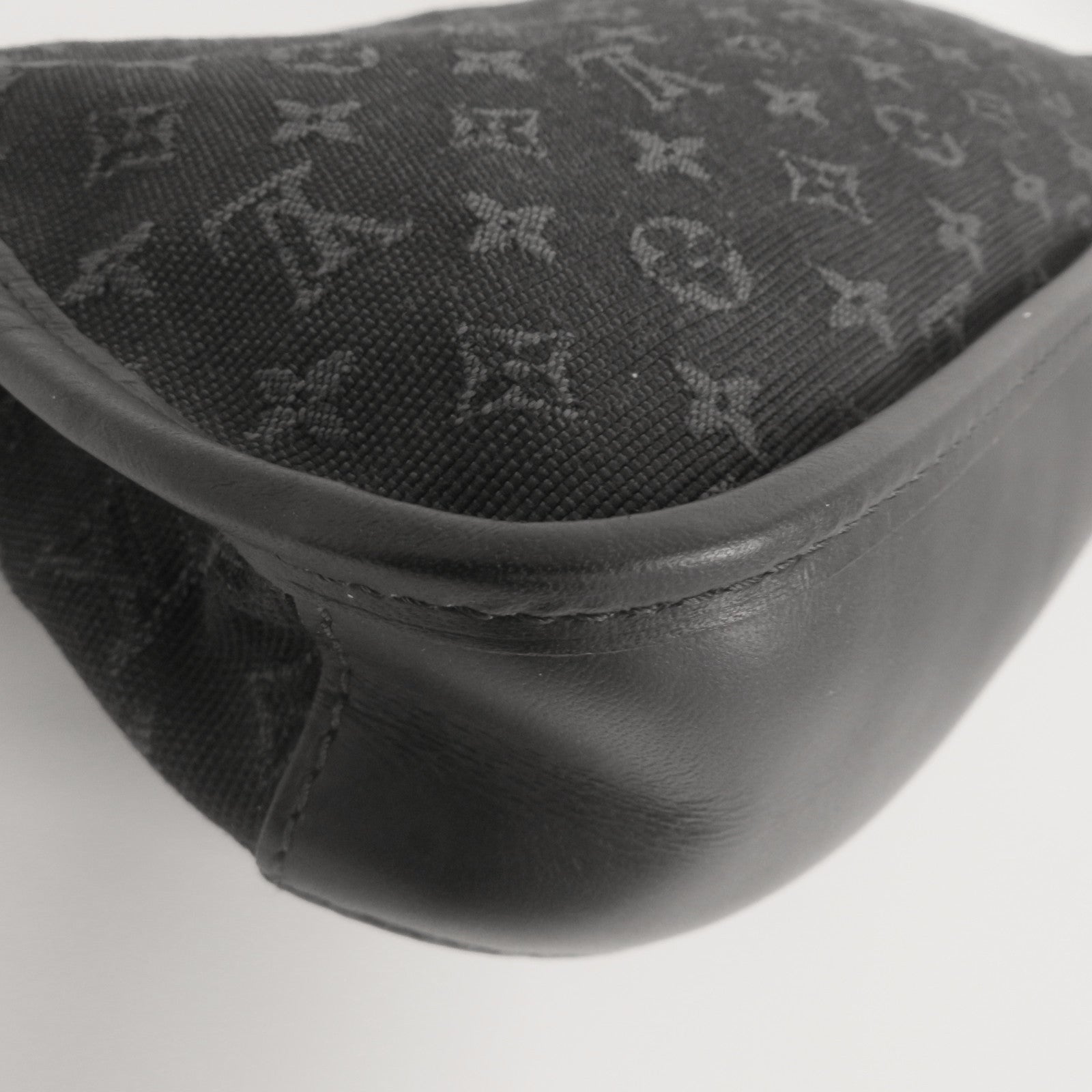 LOUIS VUITTON Monogram Miniran Marjorie金扣肩背袋黑色