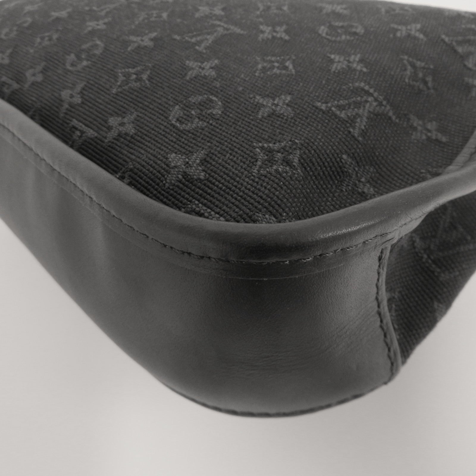 LOUIS VUITTON Monogram Miniran Marjorie金扣肩背袋黑色
