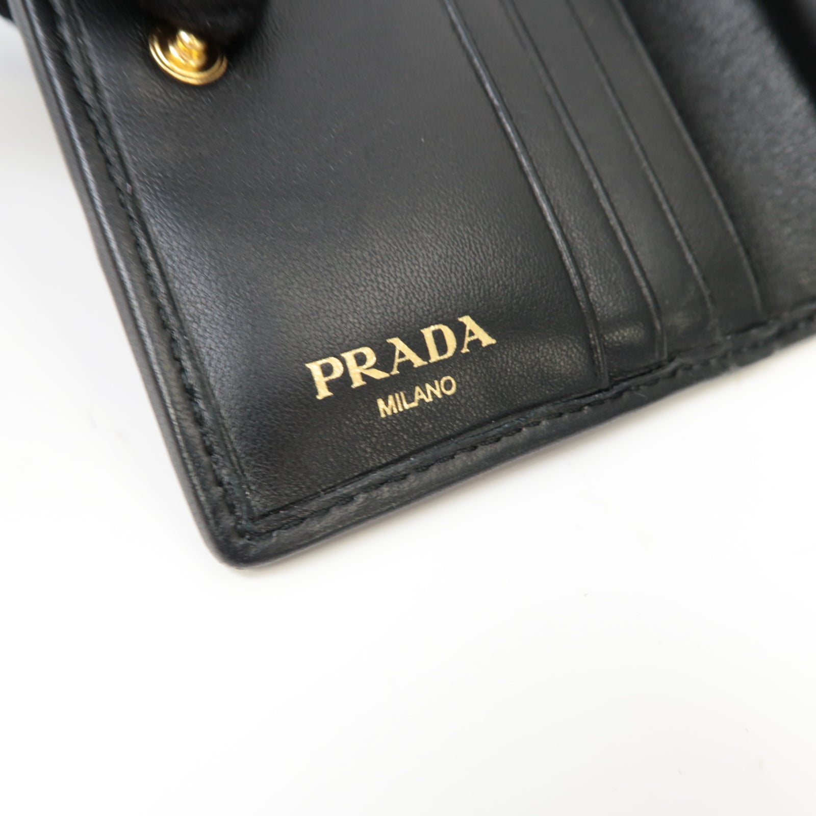 PRADA 羊皮皮革Wallet金扣錢包黑色