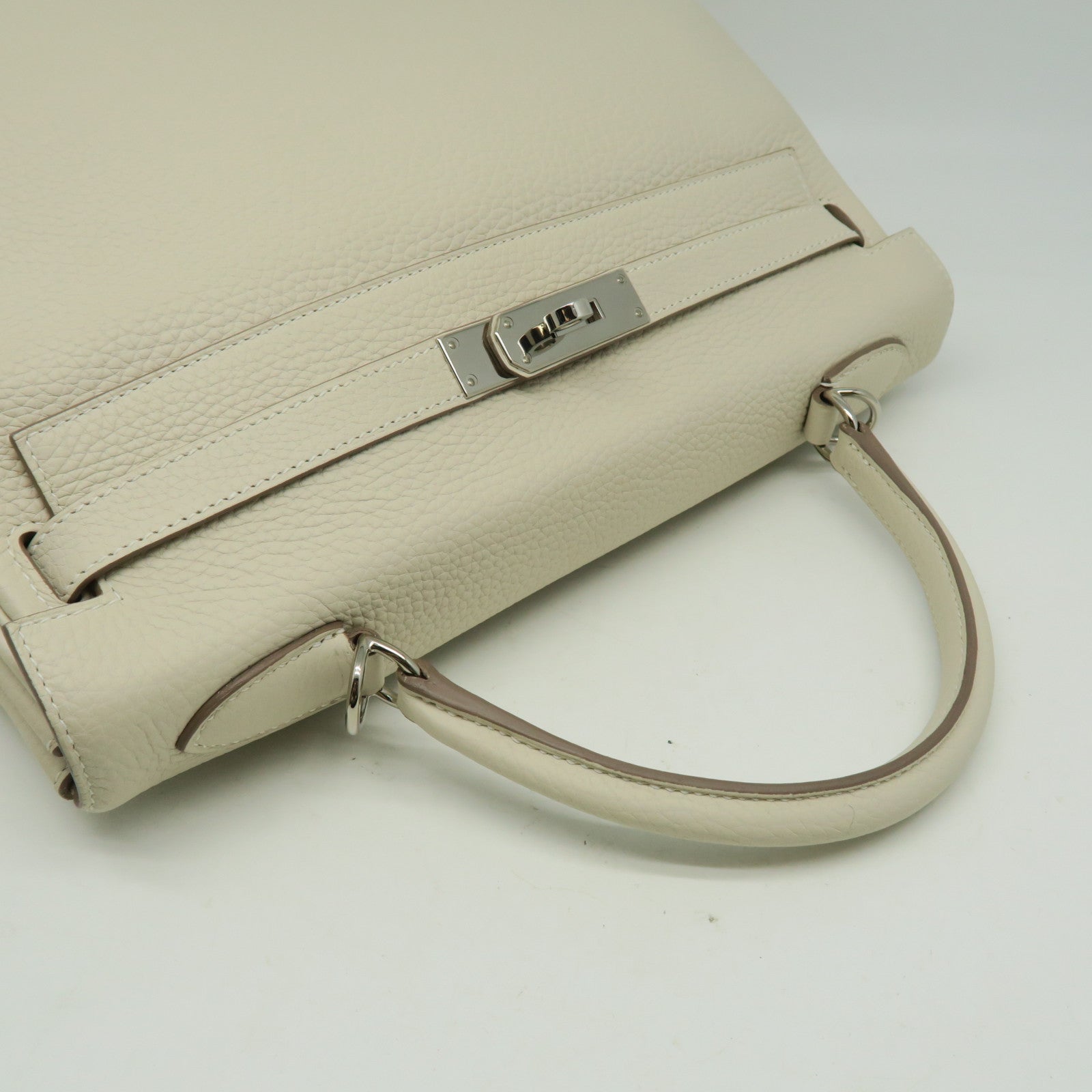 HERMES 【激減優惠】Clemence皮革Kelly 32銀扣手挽袋米白色
