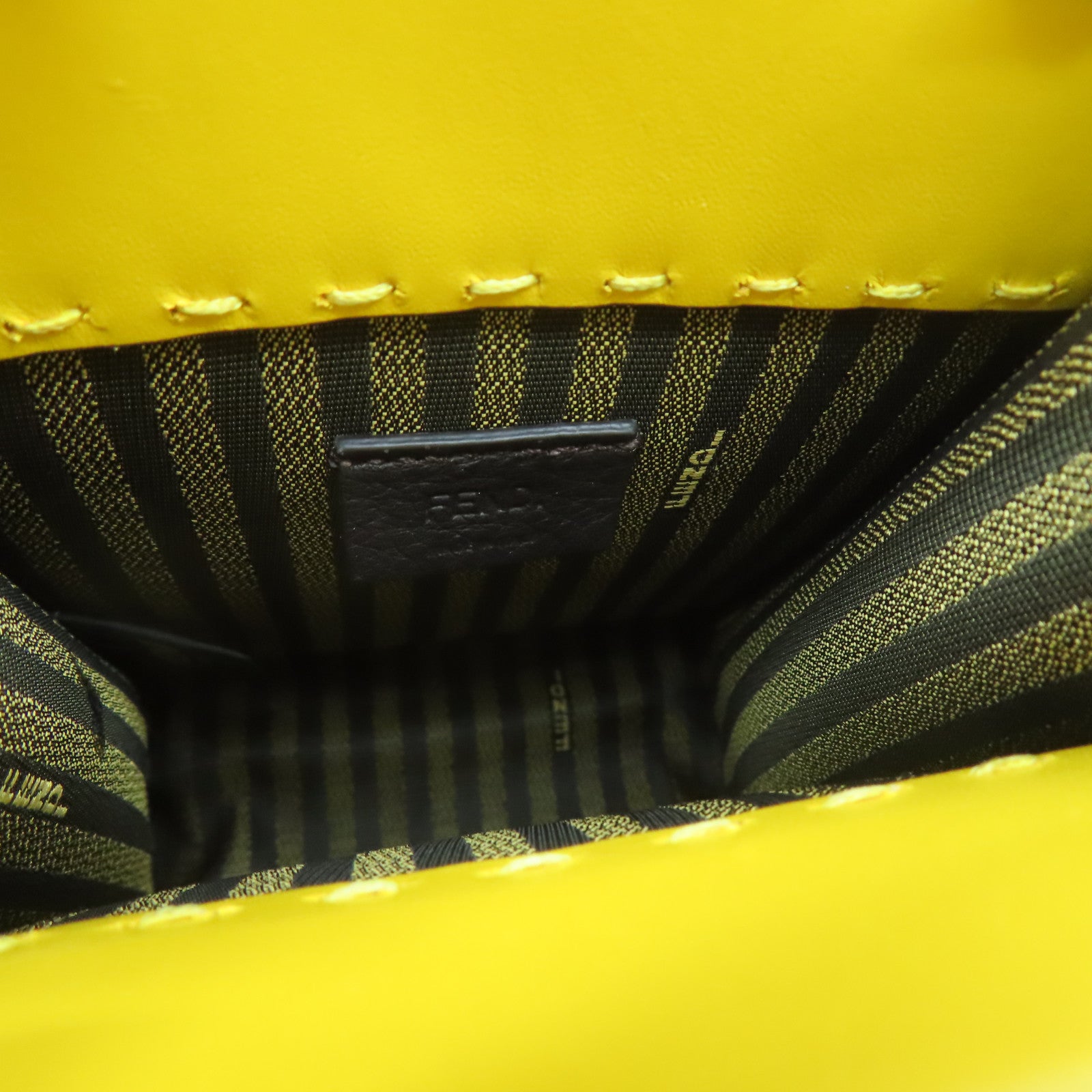 FENDI 牛皮皮革Mini Sunshine金扣肩背袋黃色