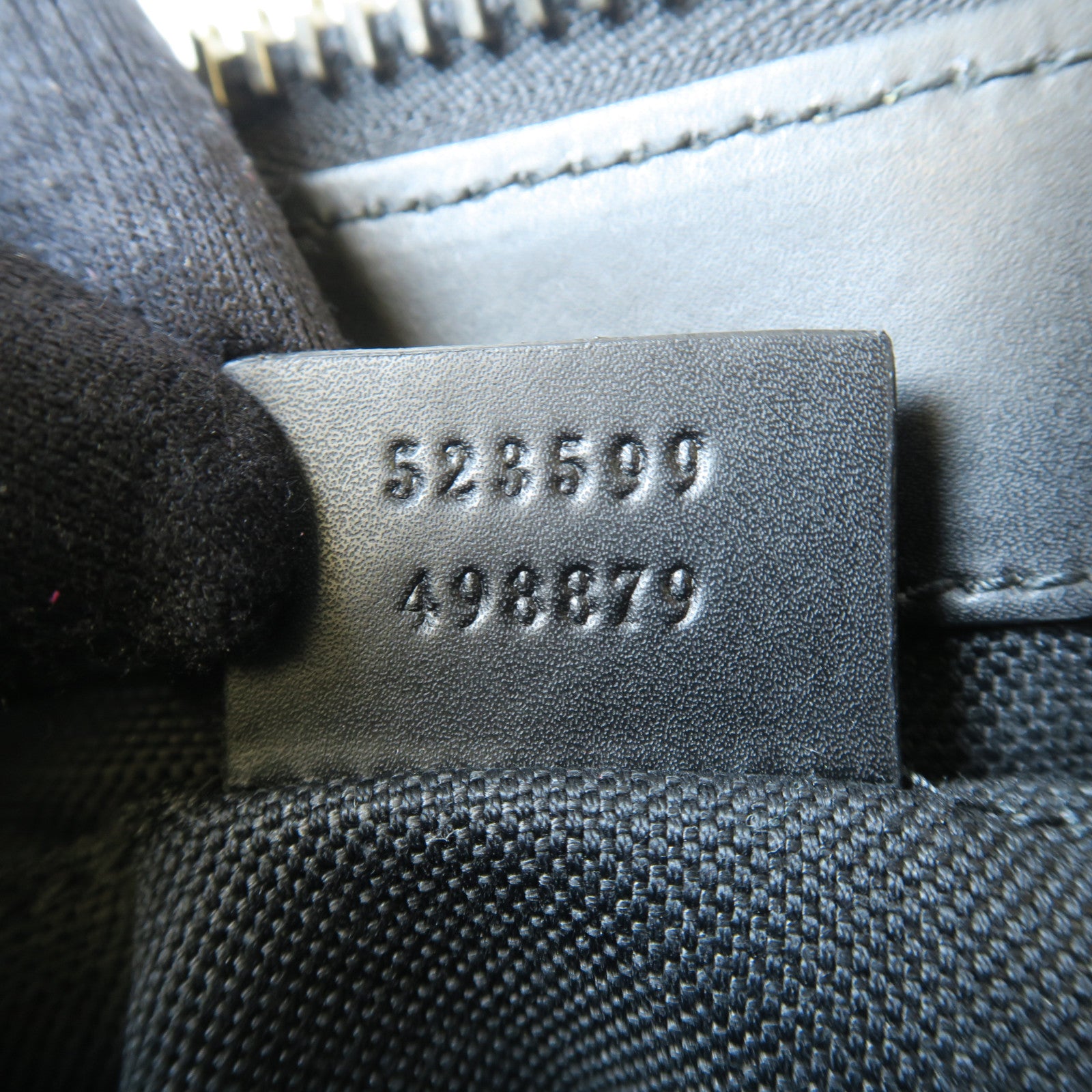 GUCCI 塗層帆布GG Supreme Small Messenger Bag銀扣肩背袋黑色/灰色