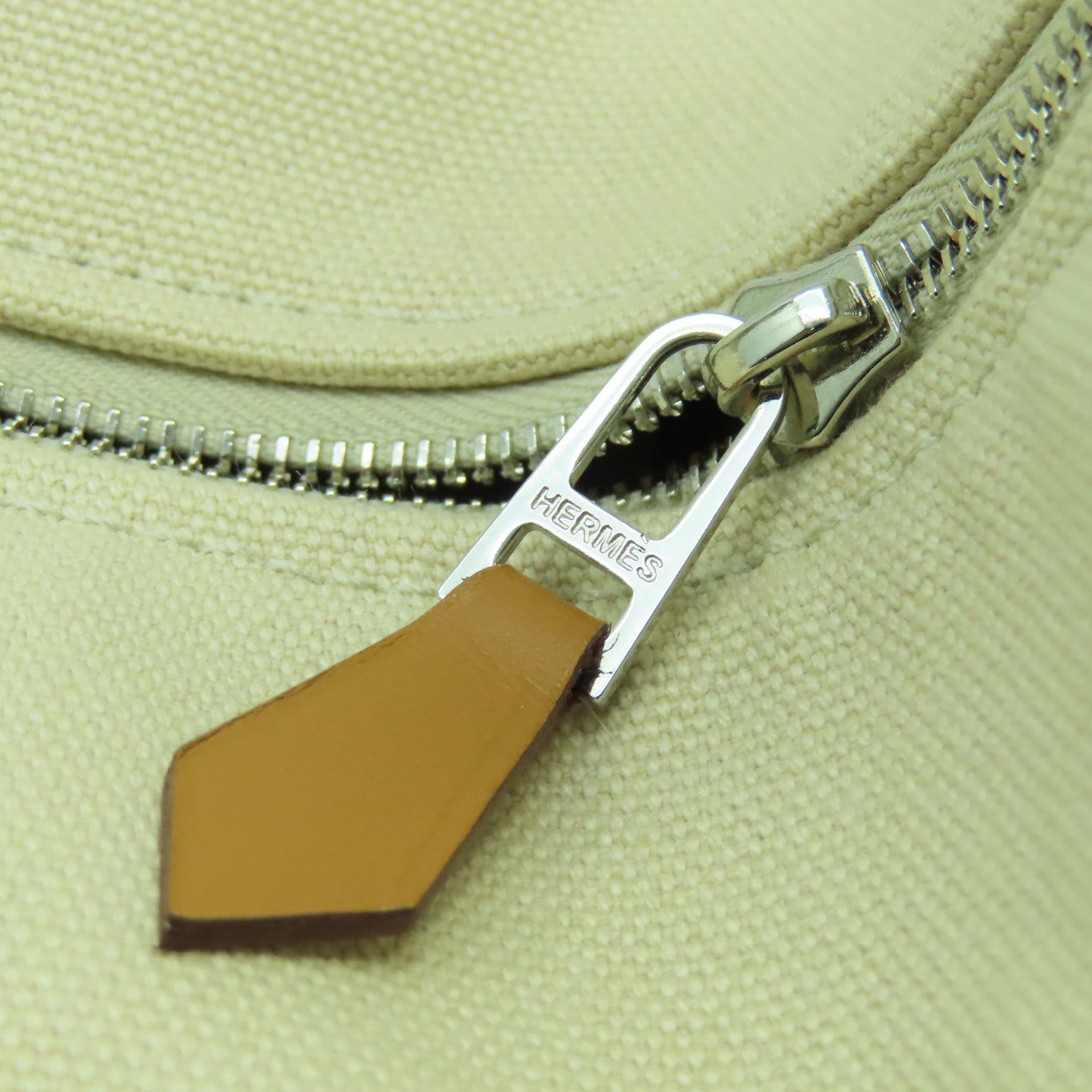 HERMES 帆布Bride A Brac銀扣手挽袋米色