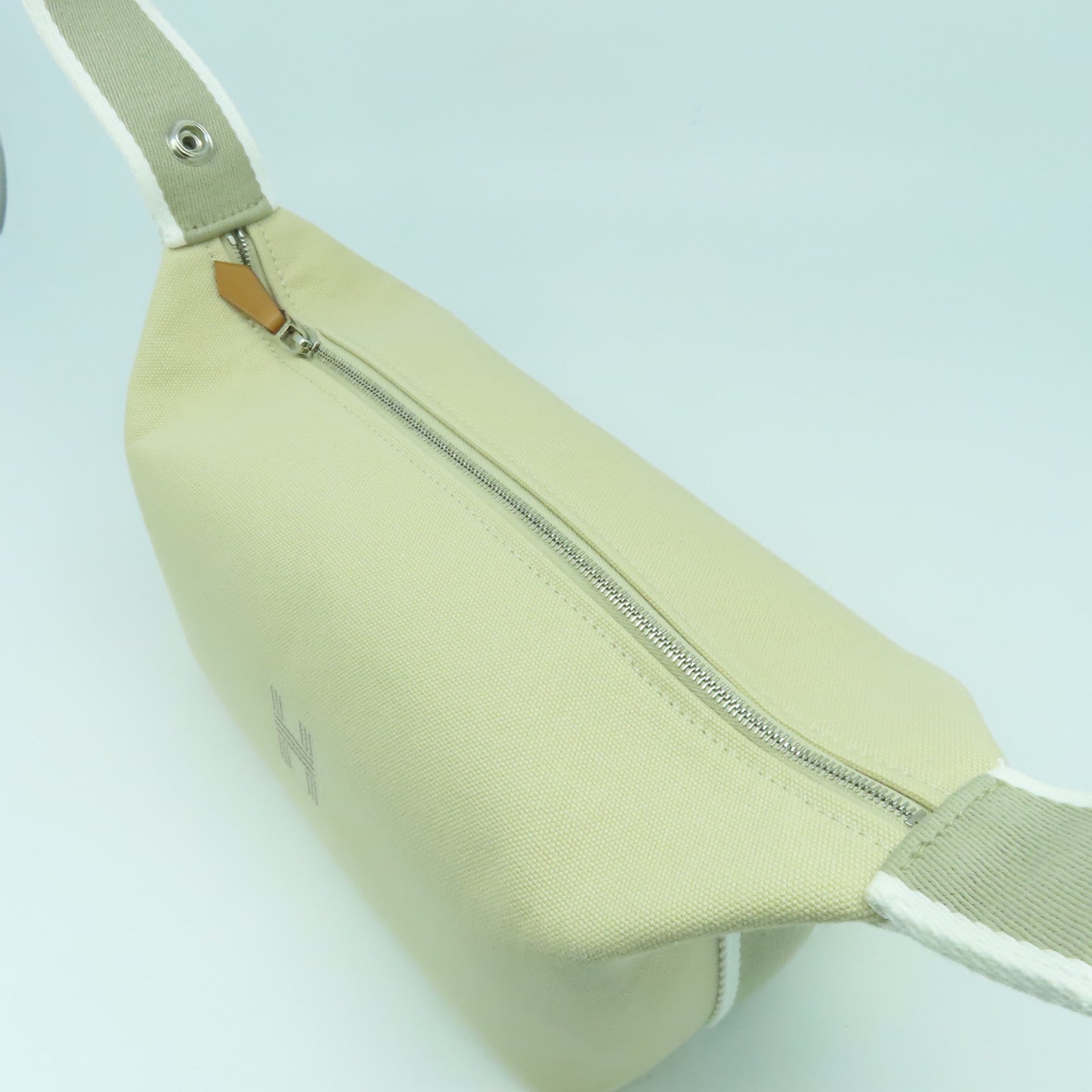 HERMES 帆布Bride A Brac銀扣手挽袋米色