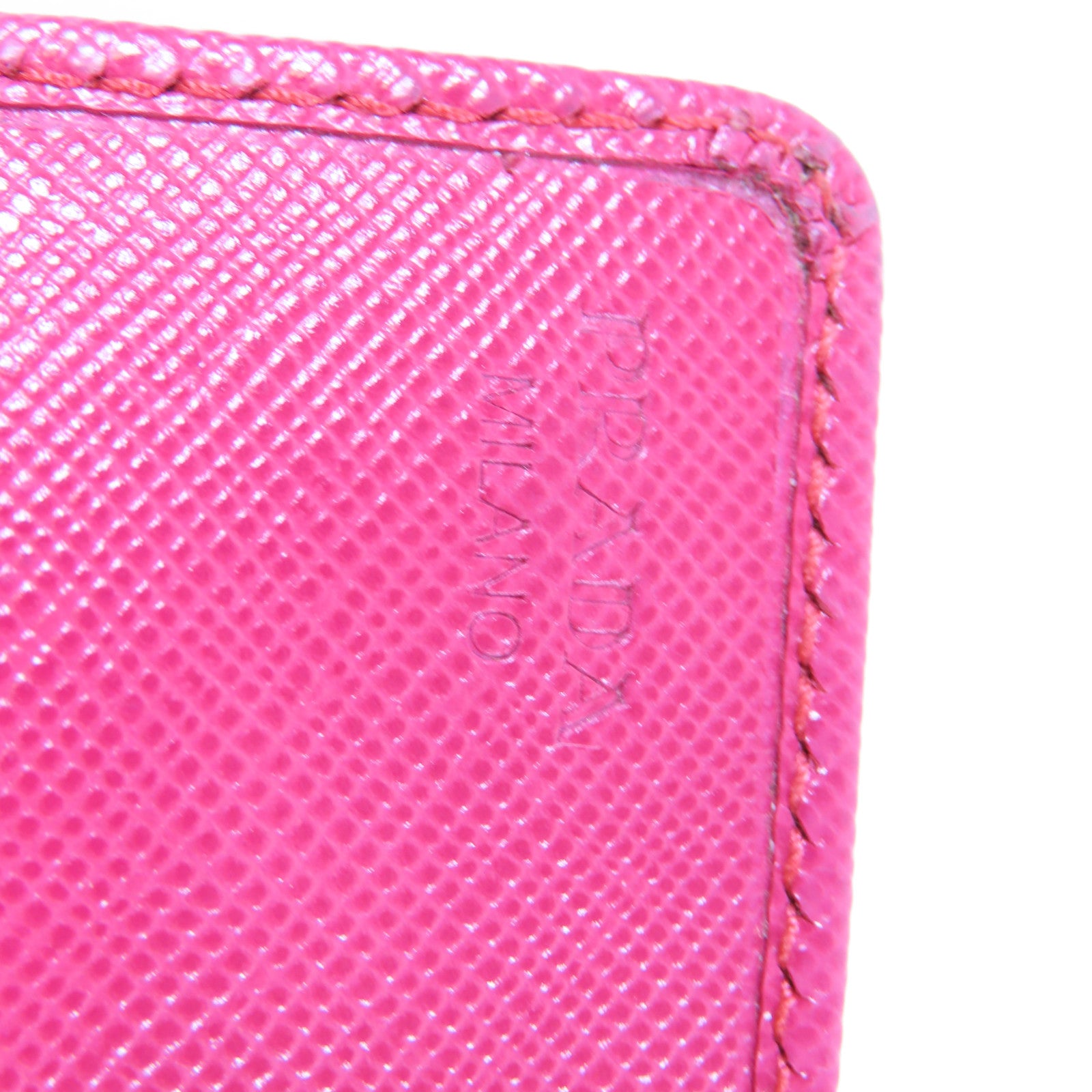 PRADA Saffiano皮革Card Case金扣卡片套桃紅色