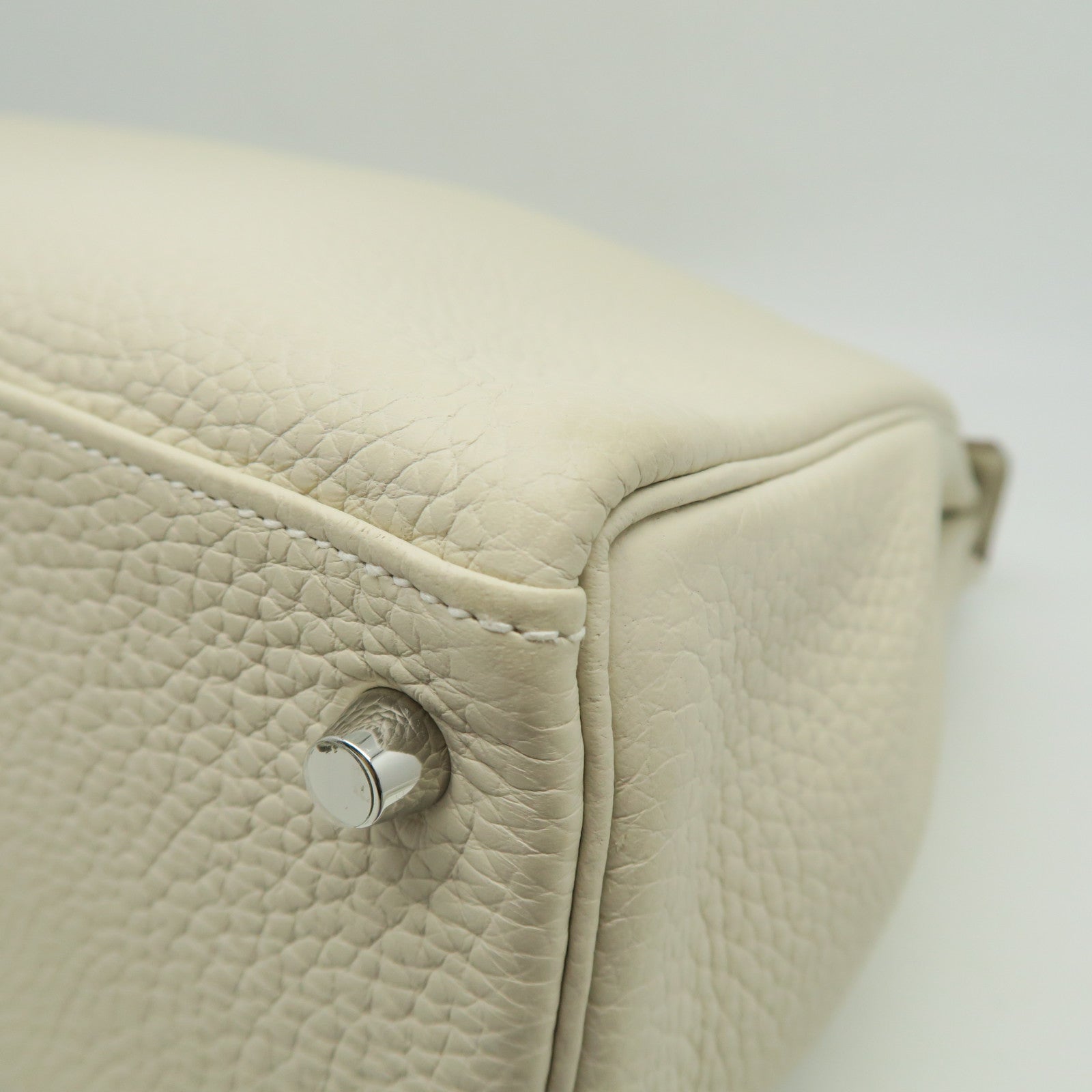 HERMES 【激減優惠】Clemence皮革Kelly 32銀扣手挽袋米白色