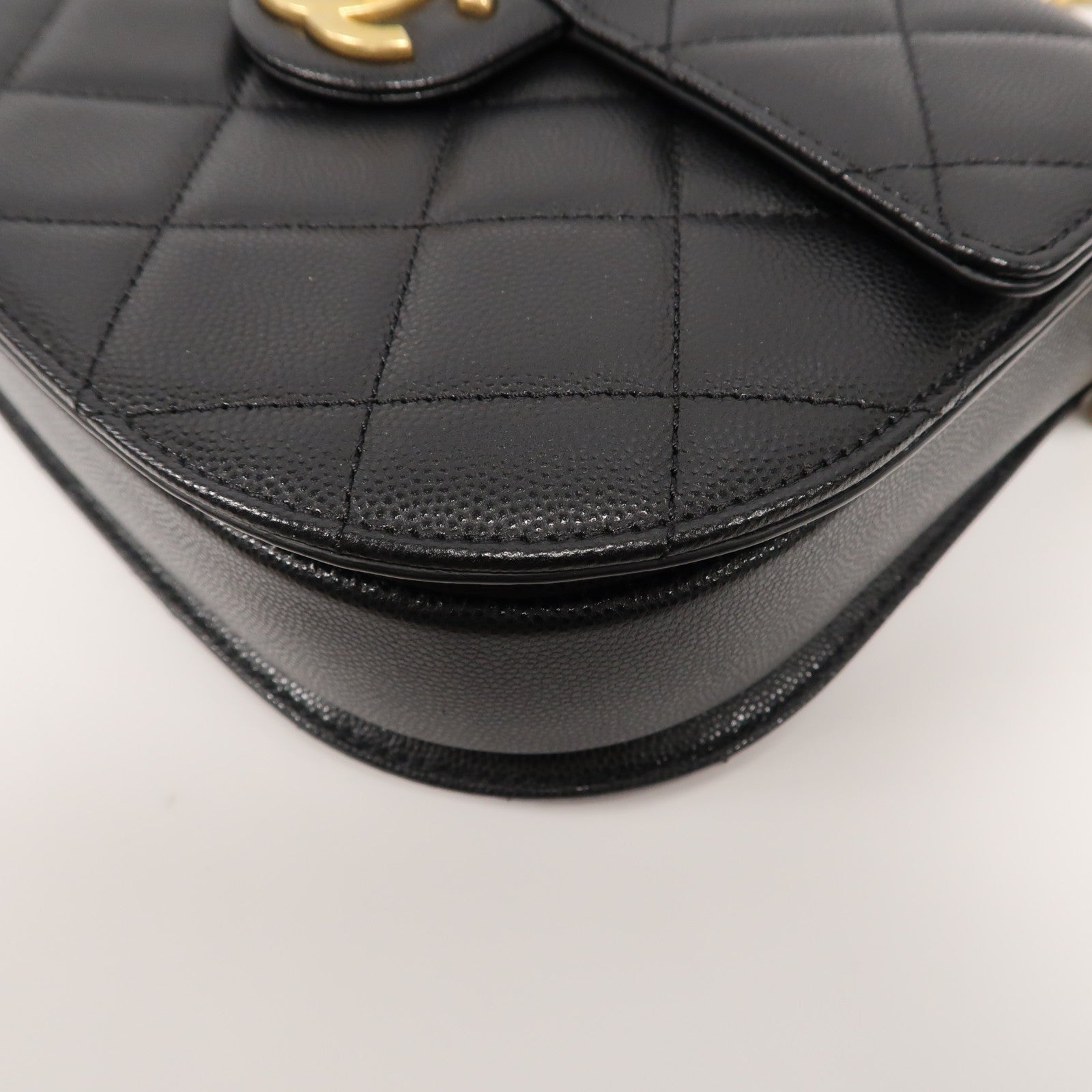 CHANEL 菱格Caviar皮革Chain Shoulder金扣鏈帶肩背袋黑色