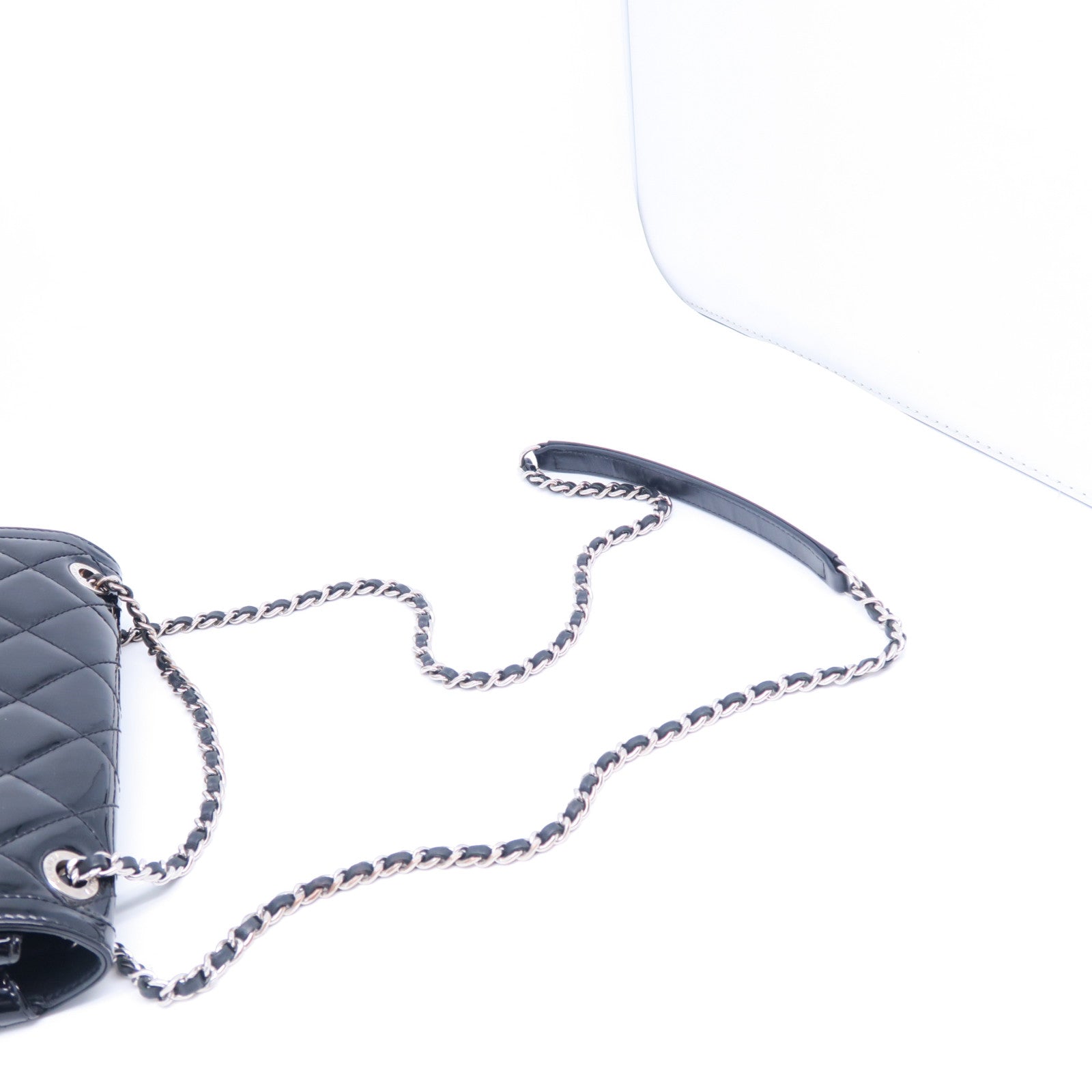 CHANEL 菱格漆皮皮革Chain Shoulder銀扣鏈帶手挽肩背兩用袋黑色