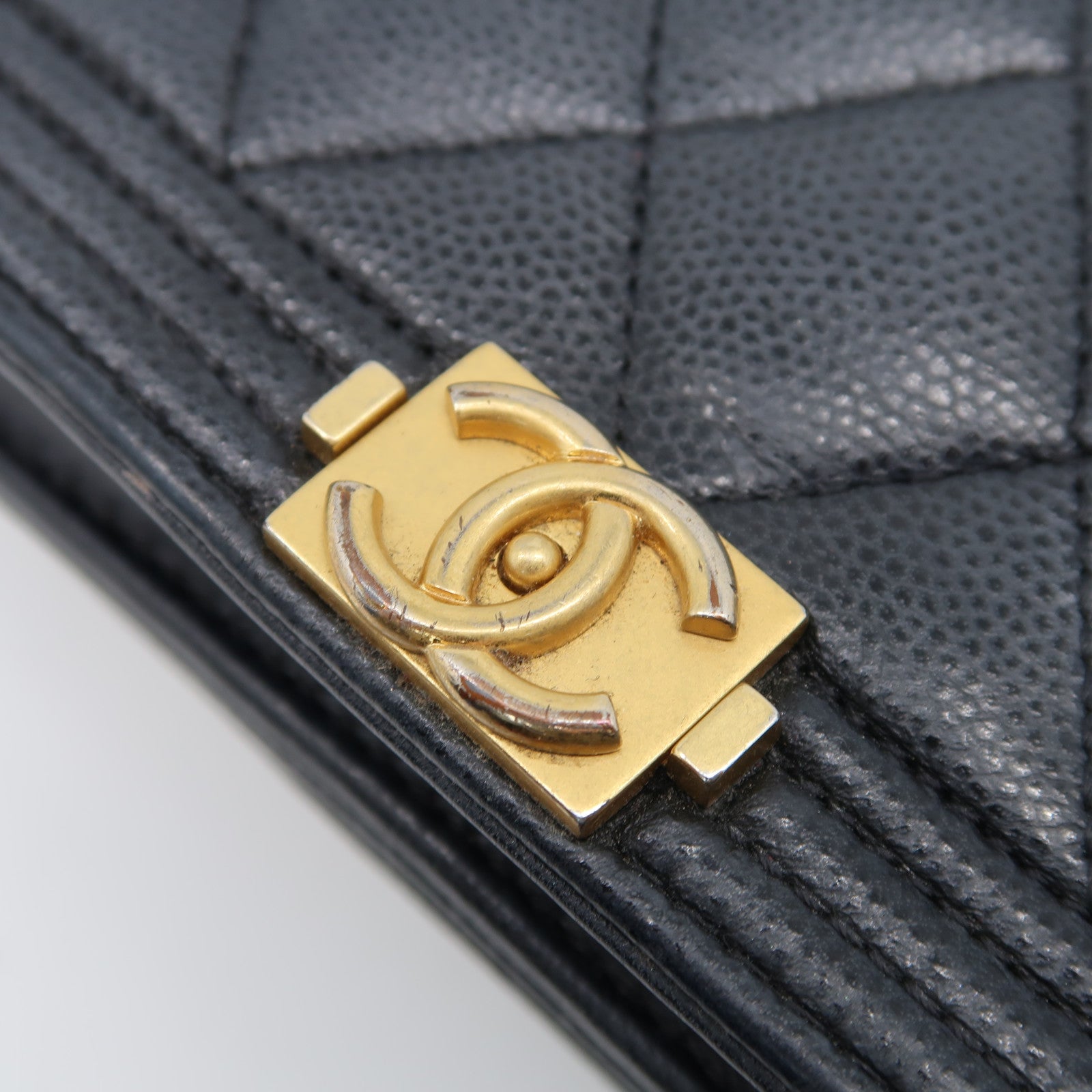CHANEL 菱格Caviar皮革Woc Boy金扣鏈帶肩背袋深藍色