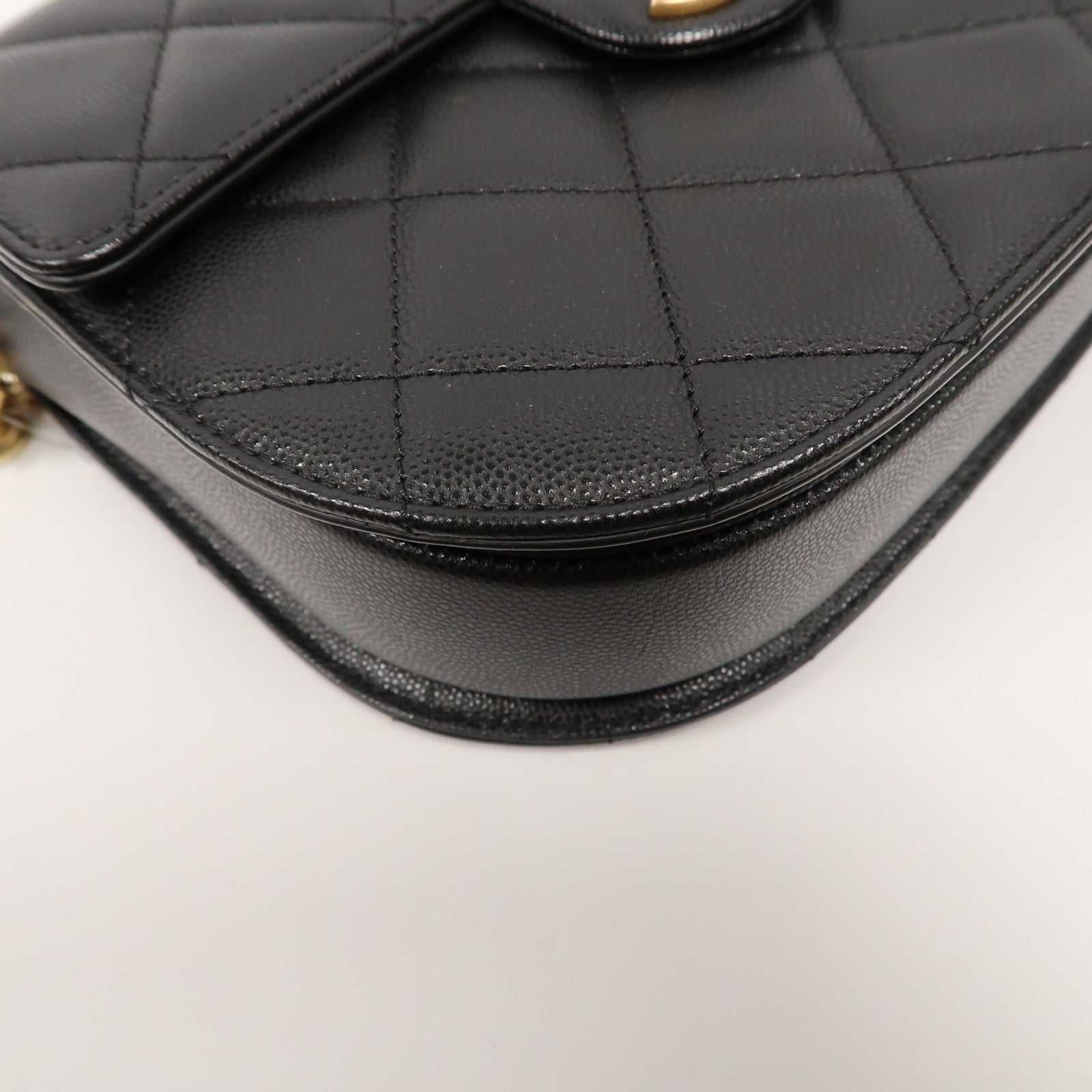 CHANEL 菱格Caviar皮革Chain Shoulder金扣鏈帶肩背袋黑色
