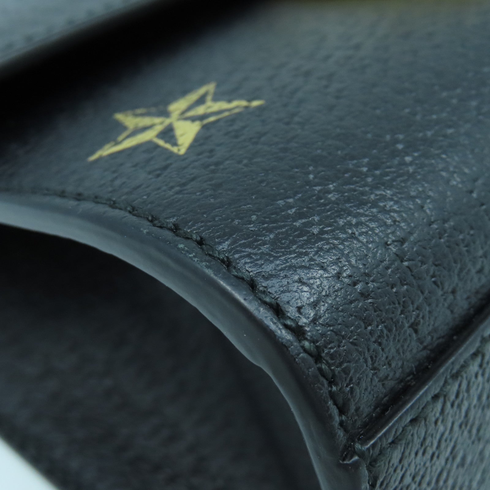 GUCCI 牛皮皮革Padlock Bee Star金扣鏈帶肩背袋黑色