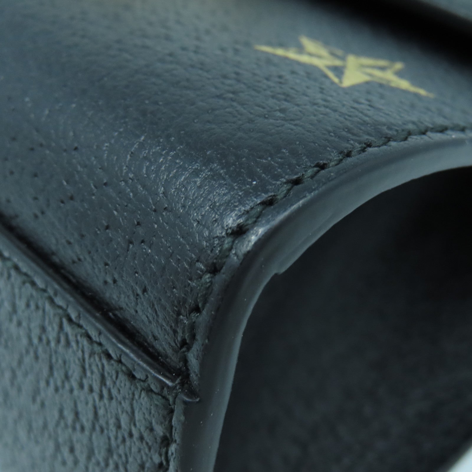 GUCCI 牛皮皮革Padlock Bee Star金扣鏈帶肩背袋黑色
