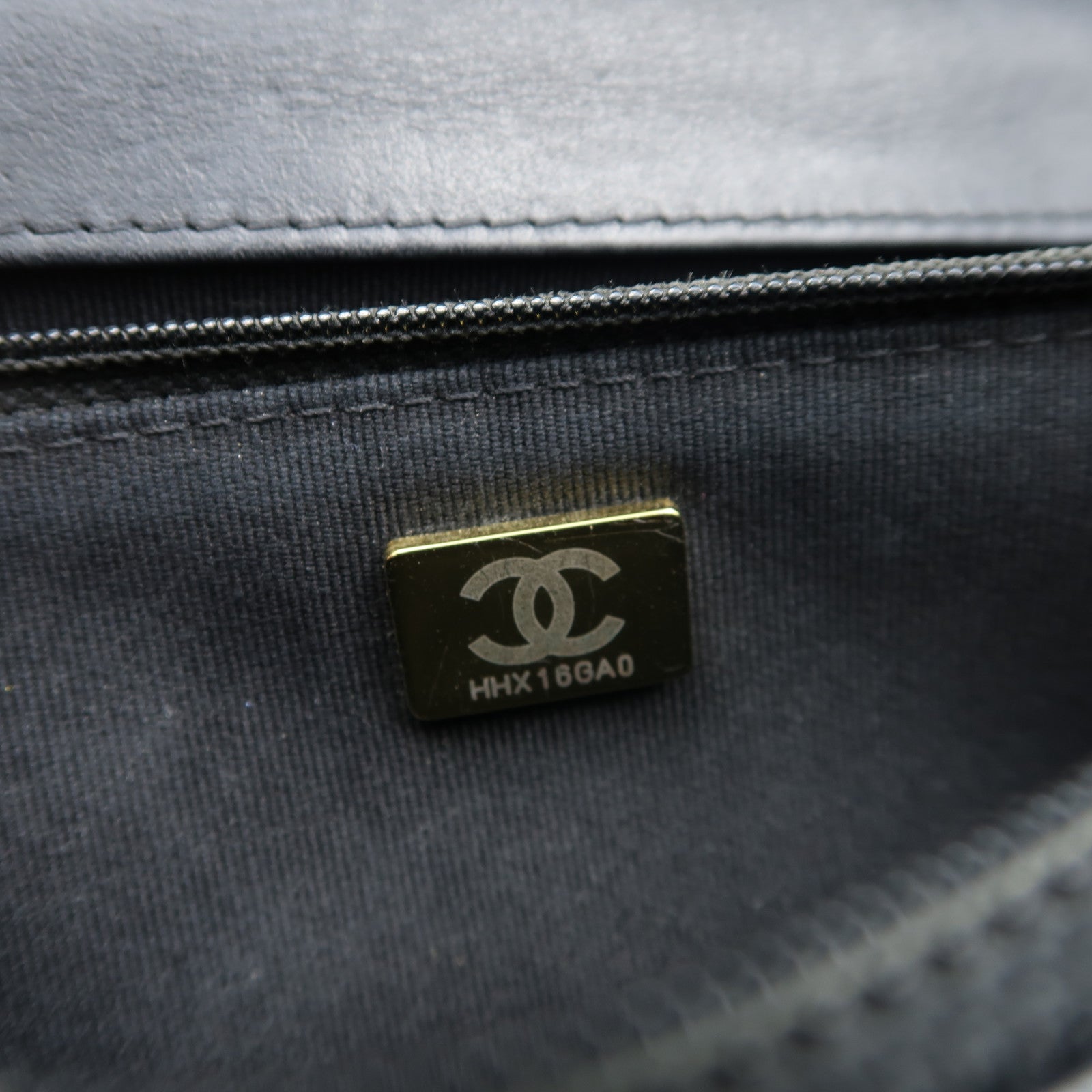 CHANEL 菱格Caviar皮革Woc Boy金扣鏈帶肩背袋深藍色
