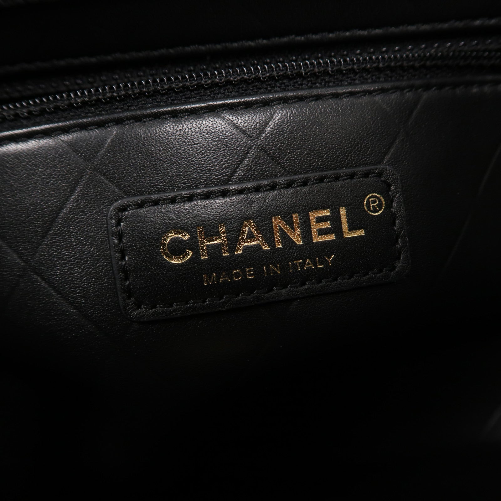 CHANEL 菱格Caviar皮革Chain Shoulder金扣鏈帶肩背袋黑色