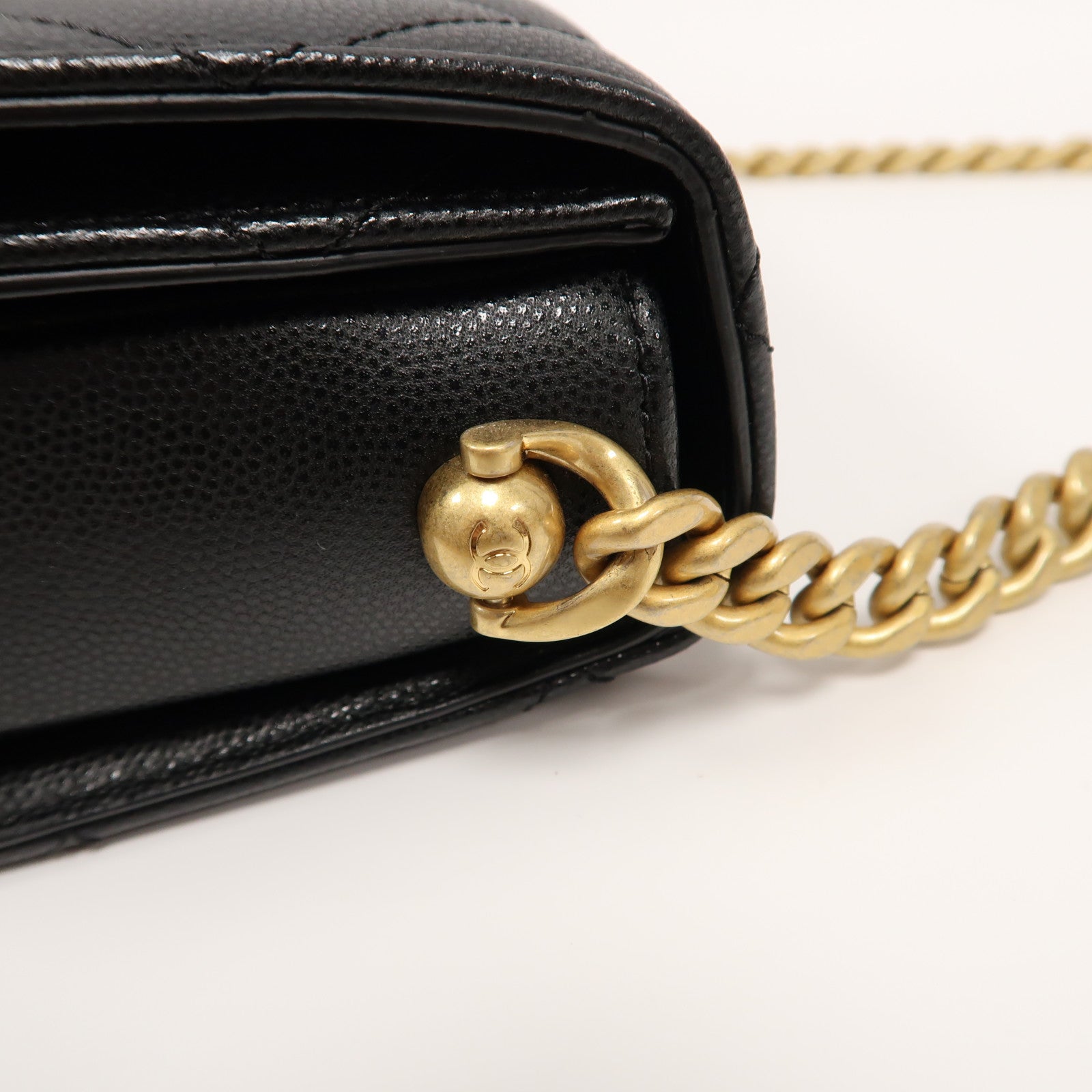 CHANEL 菱格Caviar皮革Chain Shoulder金扣鏈帶肩背袋黑色