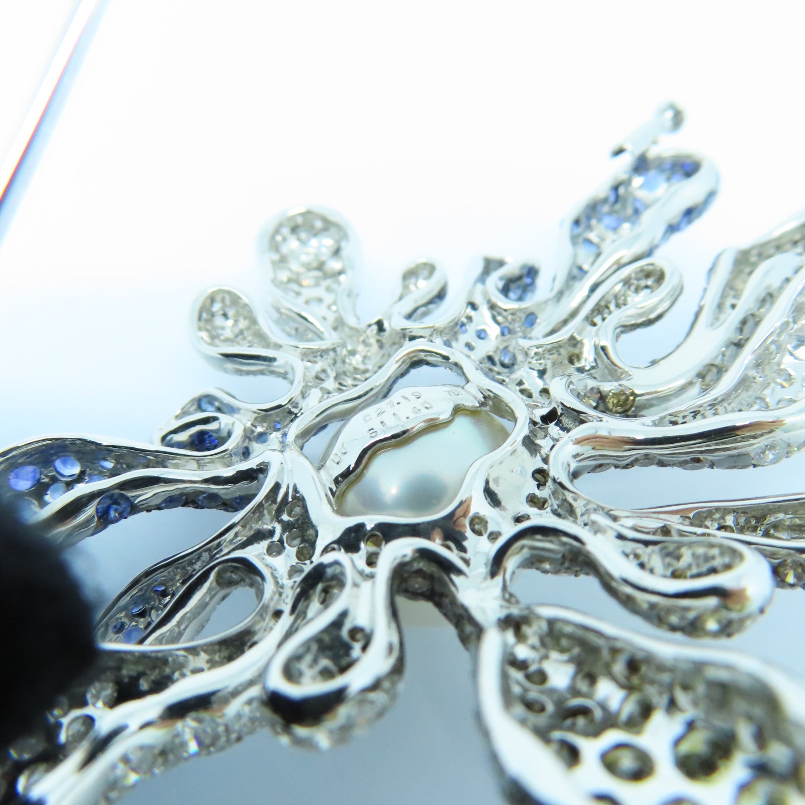 JEWELRY 18K White Gold Sapphire Diamond Pearl Brooch 11.40ct Sapphire/27.19ct Diamond Pearl Brooch