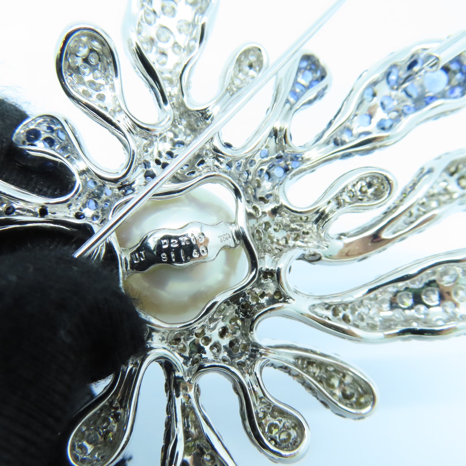 JEWELRY 18K White Gold Sapphire Diamond Pearl Brooch 11.40ct Sapphire/27.19ct Diamond Pearl Brooch