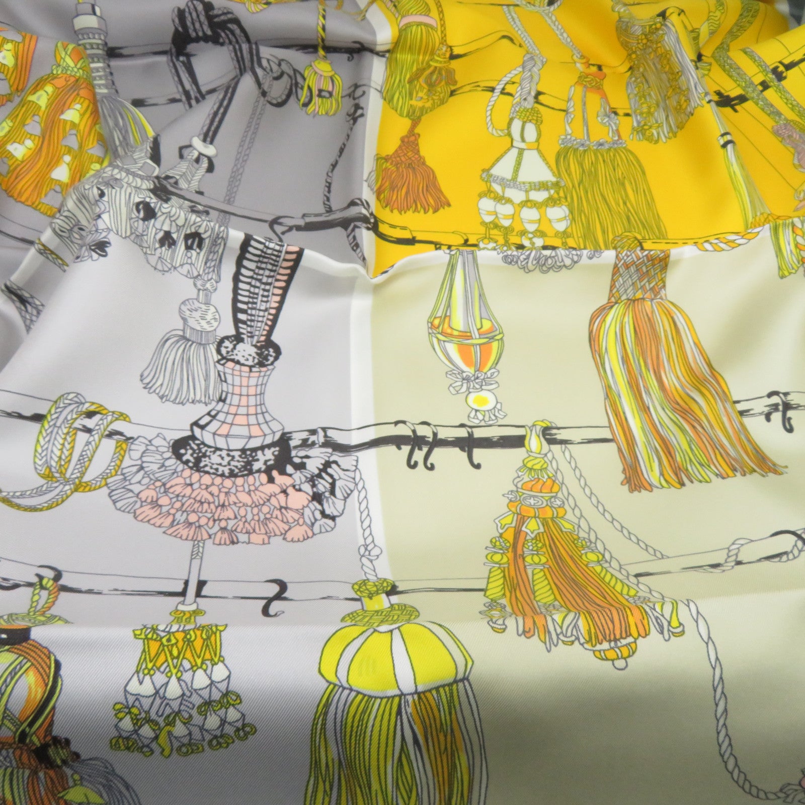 HERMES 【激減優惠】 絲質Scarf絲巾灰色/黃色