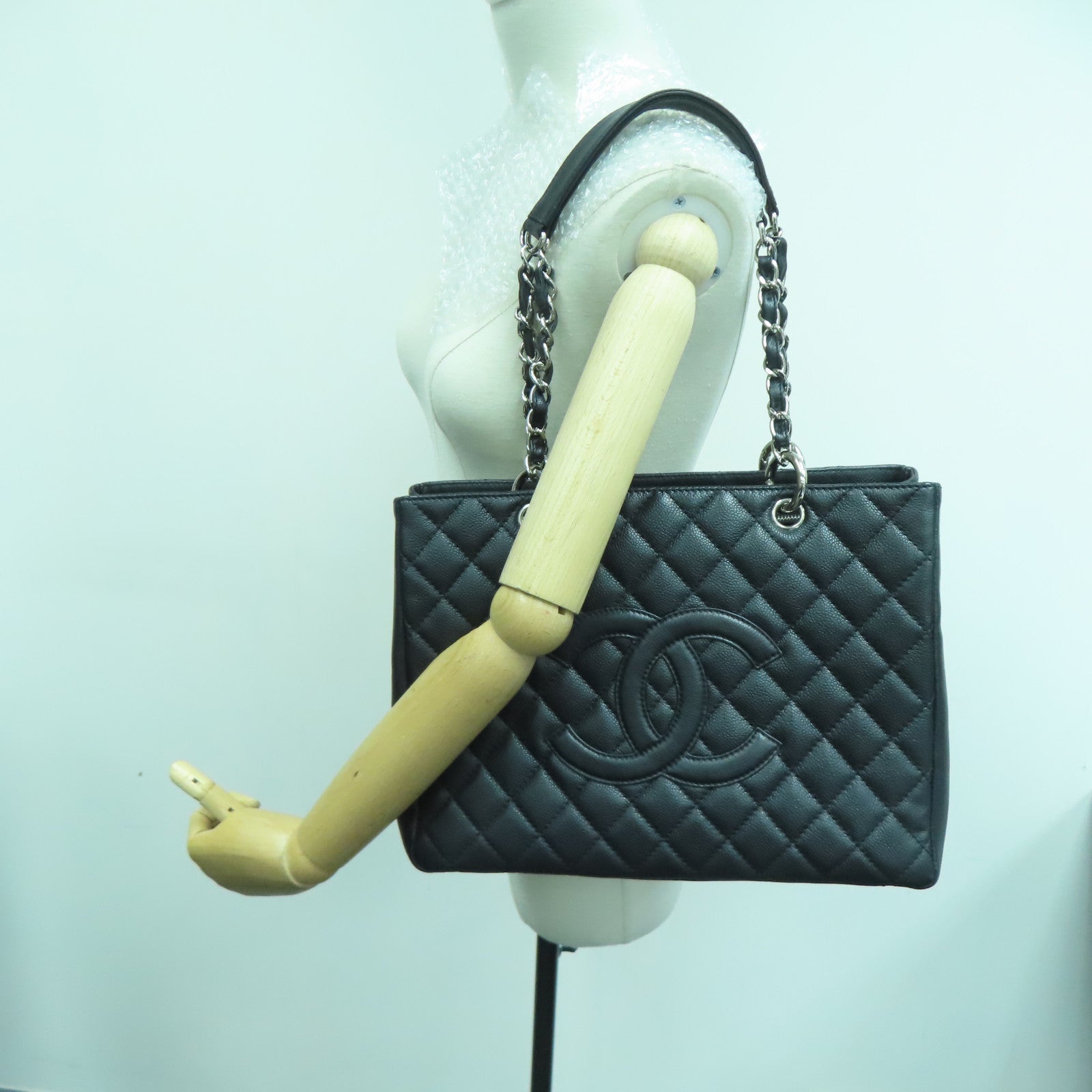 CHANEL 菱格Caviar皮革GST银扣手挽袋/肩背袋黑色