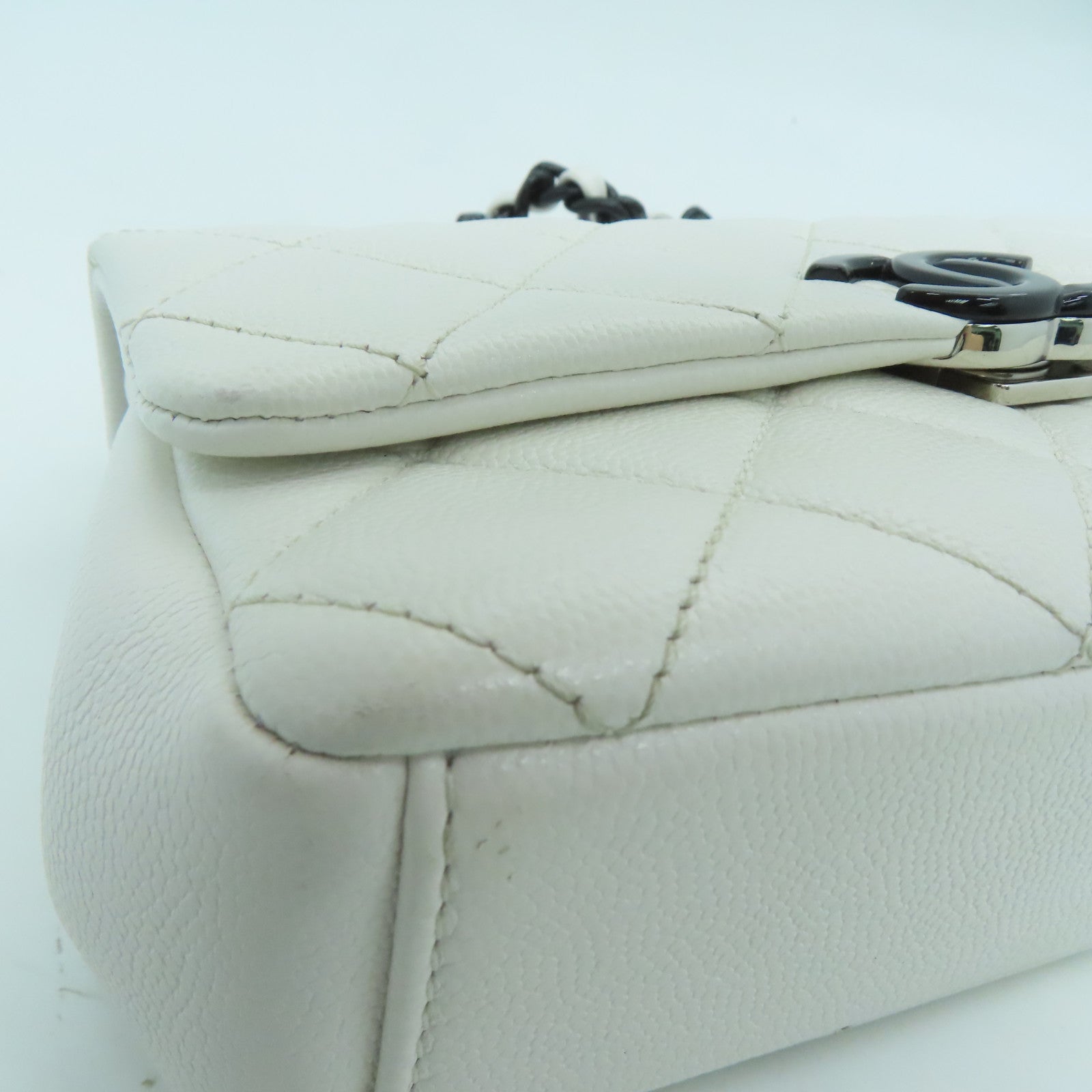 CHANEL Rhombus Caviar Chain Shoulder Bag Silver Buckle Chain Belt Shoulder Bag White
