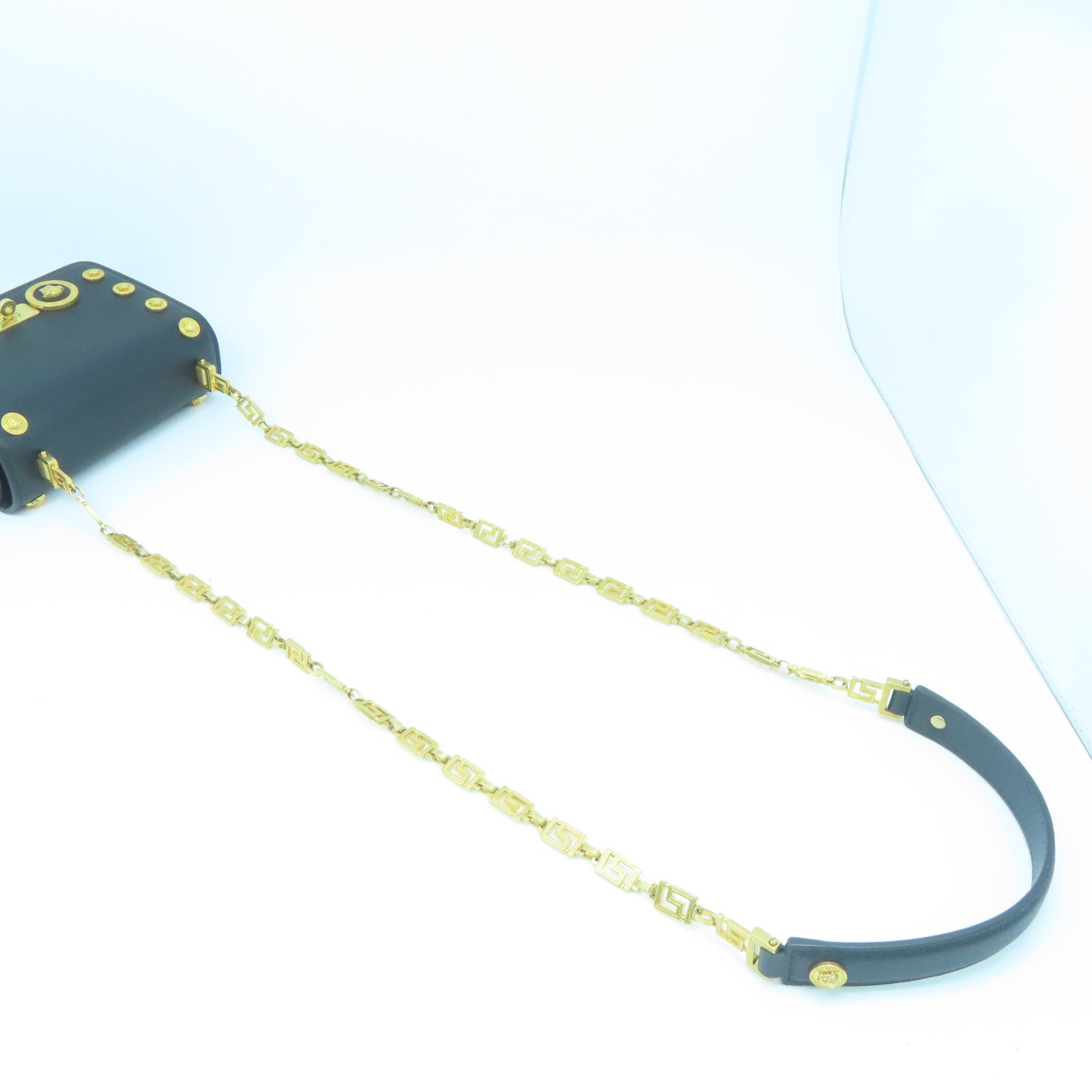 VERSACE 牛皮皮革Chain Shoulder金扣鏈帶肩背袋黑色