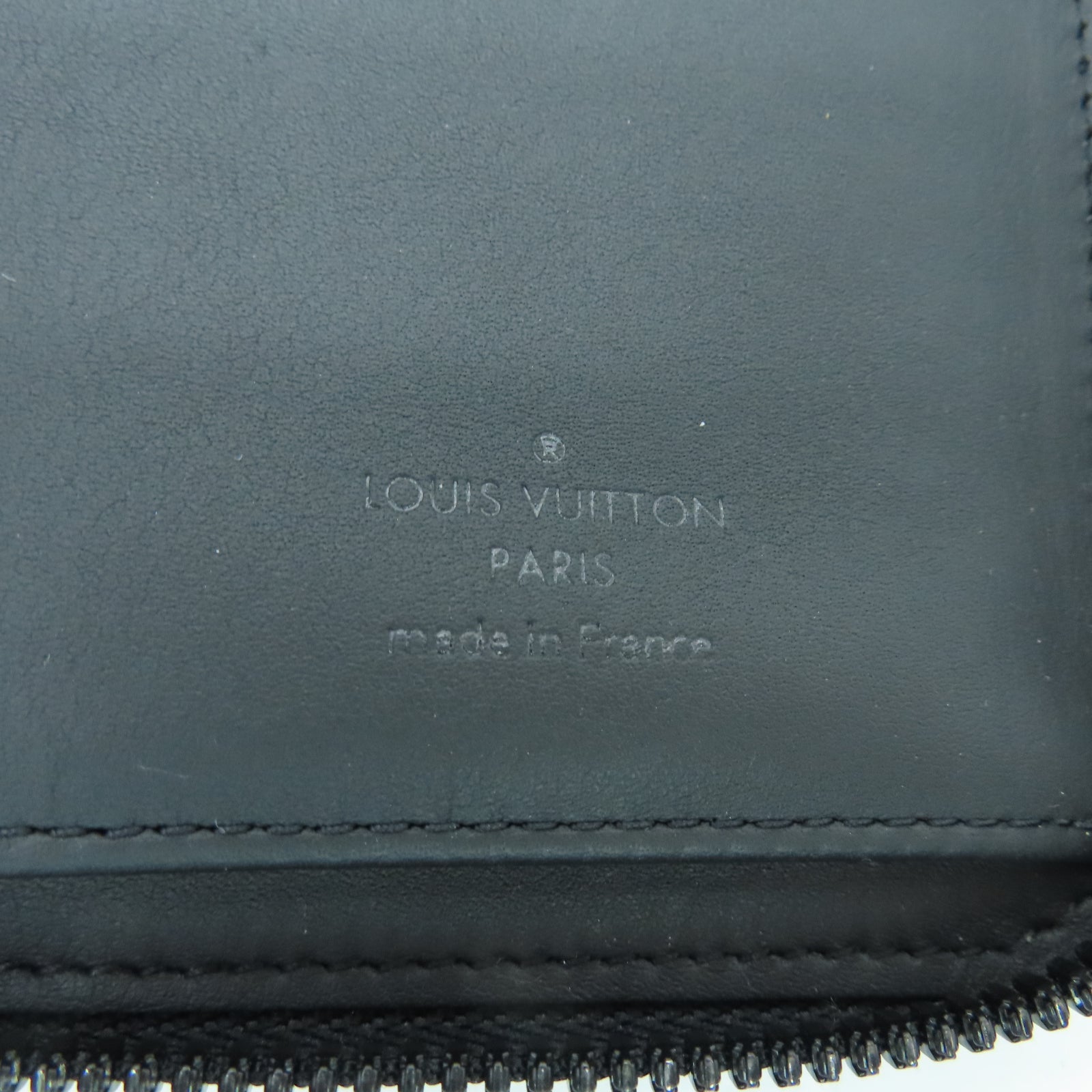 LOUIS VUITTON 牛皮皮革Zip Vertical Wallet银扣长钱包黑色