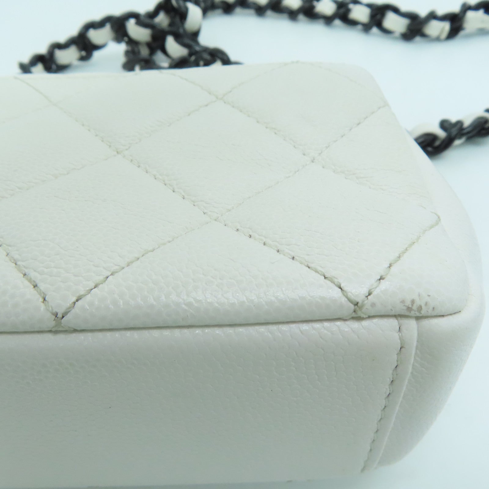 CHANEL Rhombus Caviar Chain Shoulder Bag Silver Buckle Chain Belt Shoulder Bag White