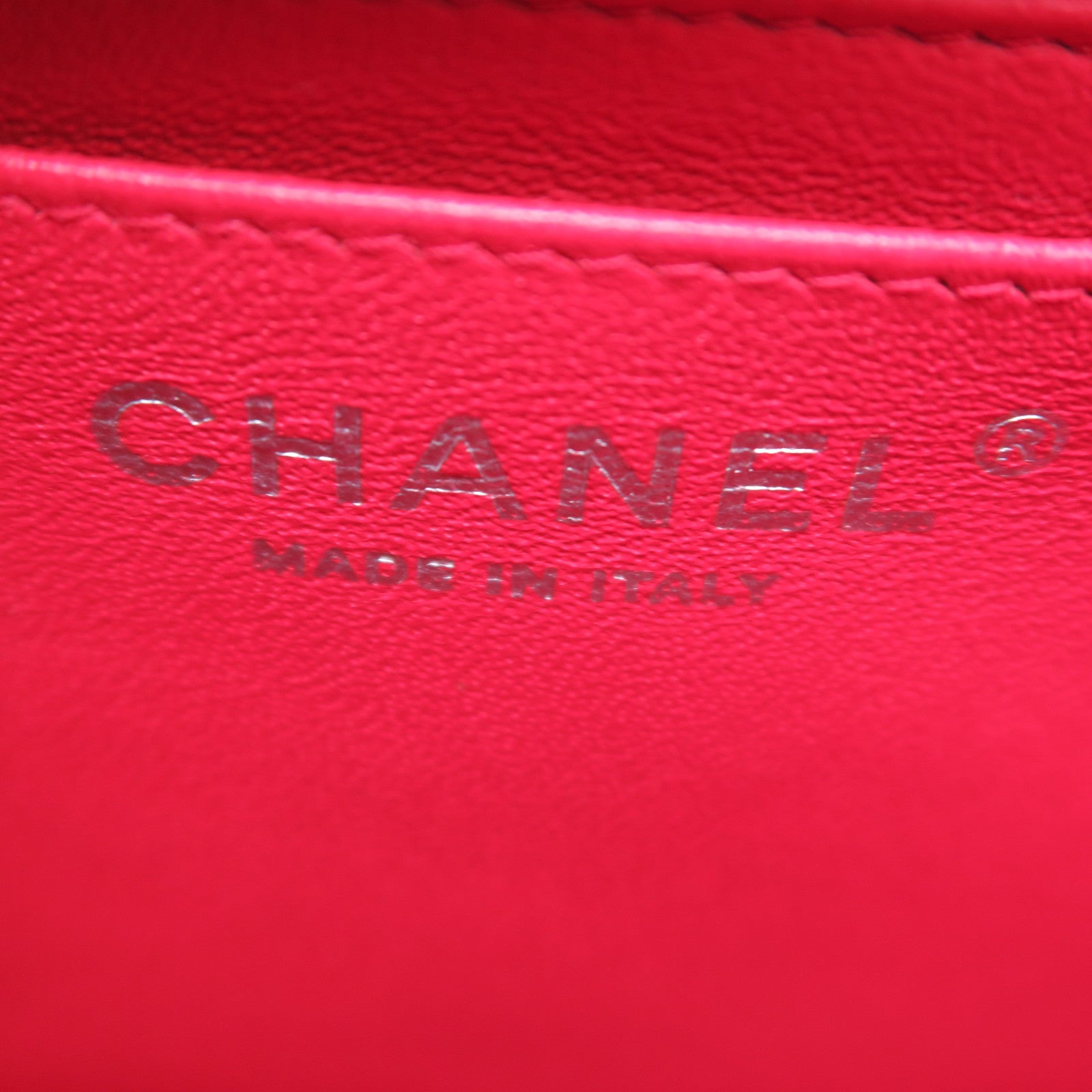 CHANEL 斜紋Caviar皮革Mini Flap銀扣鏈帶肩背袋紅色