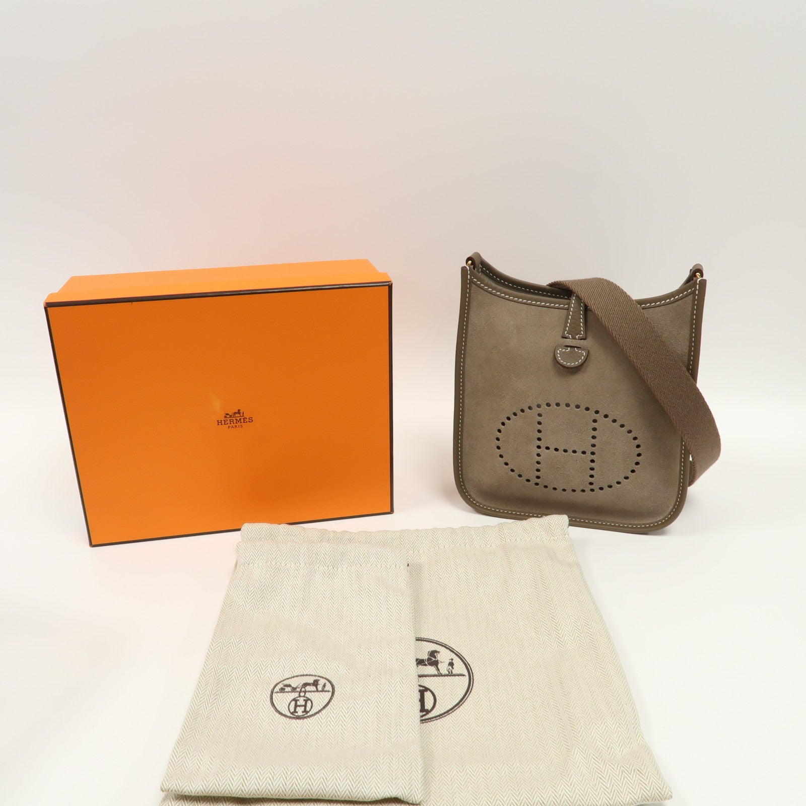 HERMES 麂皮皮革/Swift皮革Evelyne TPM金扣肩背袋大象灰色