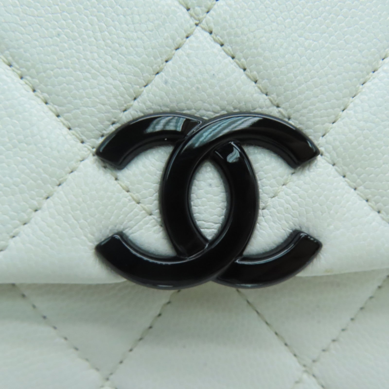 CHANEL Rhombus Caviar Chain Shoulder Bag Silver Buckle Chain Belt Shoulder Bag White