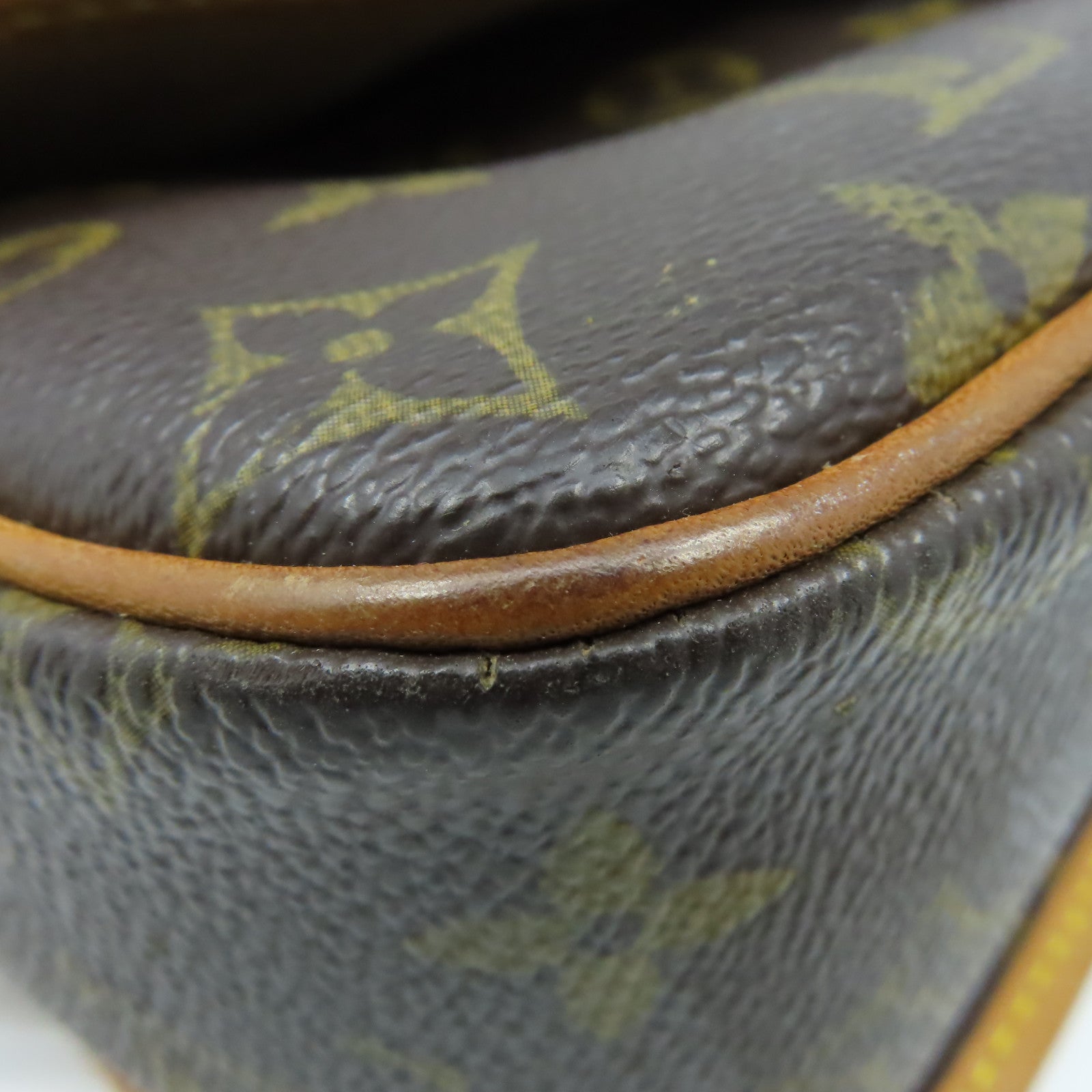 LOUIS VUITTON Monogram Sologne Shoulder Bag金扣肩背袋啡色