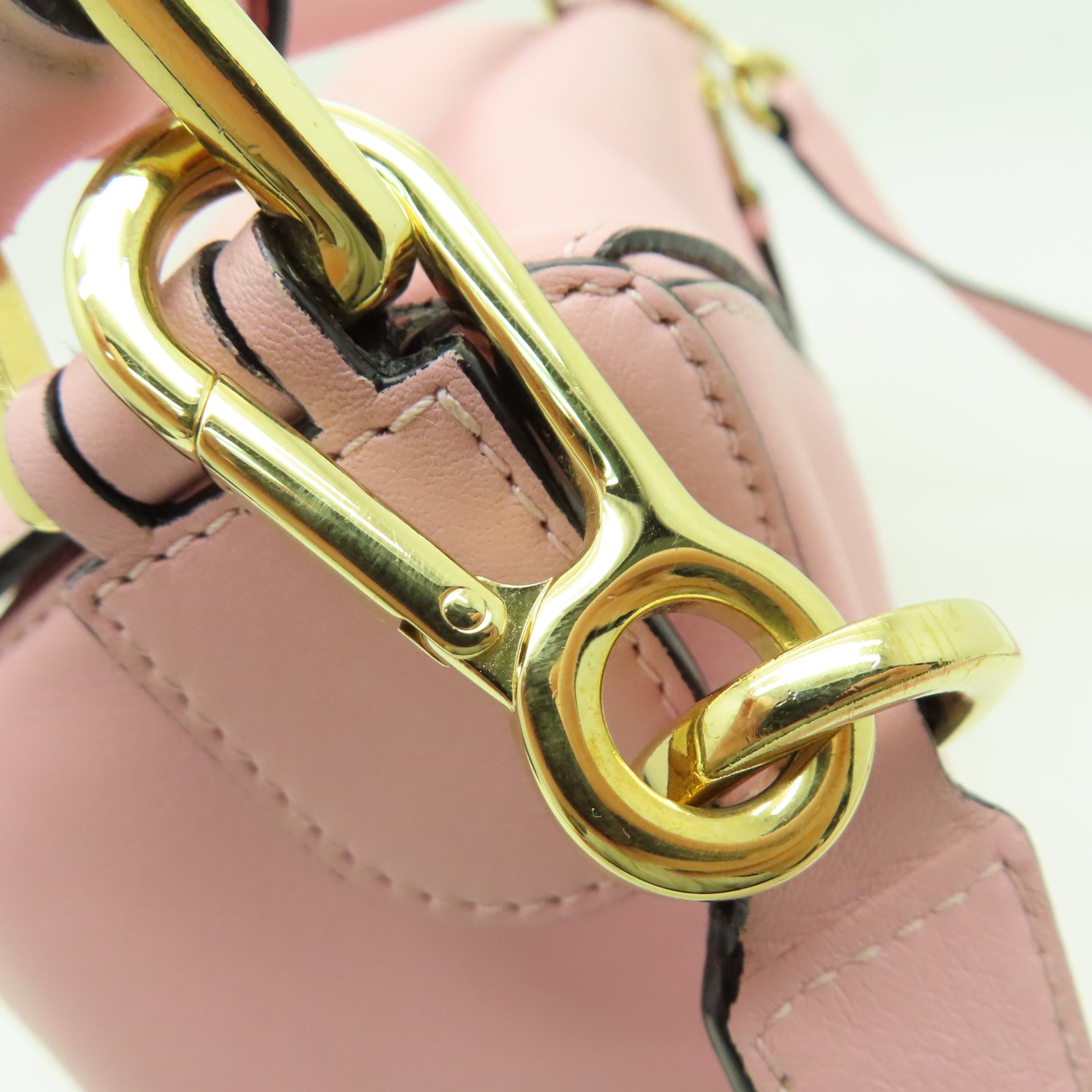 LOEWE 牛皮皮革Puzzle金扣肩背袋粉紅色
