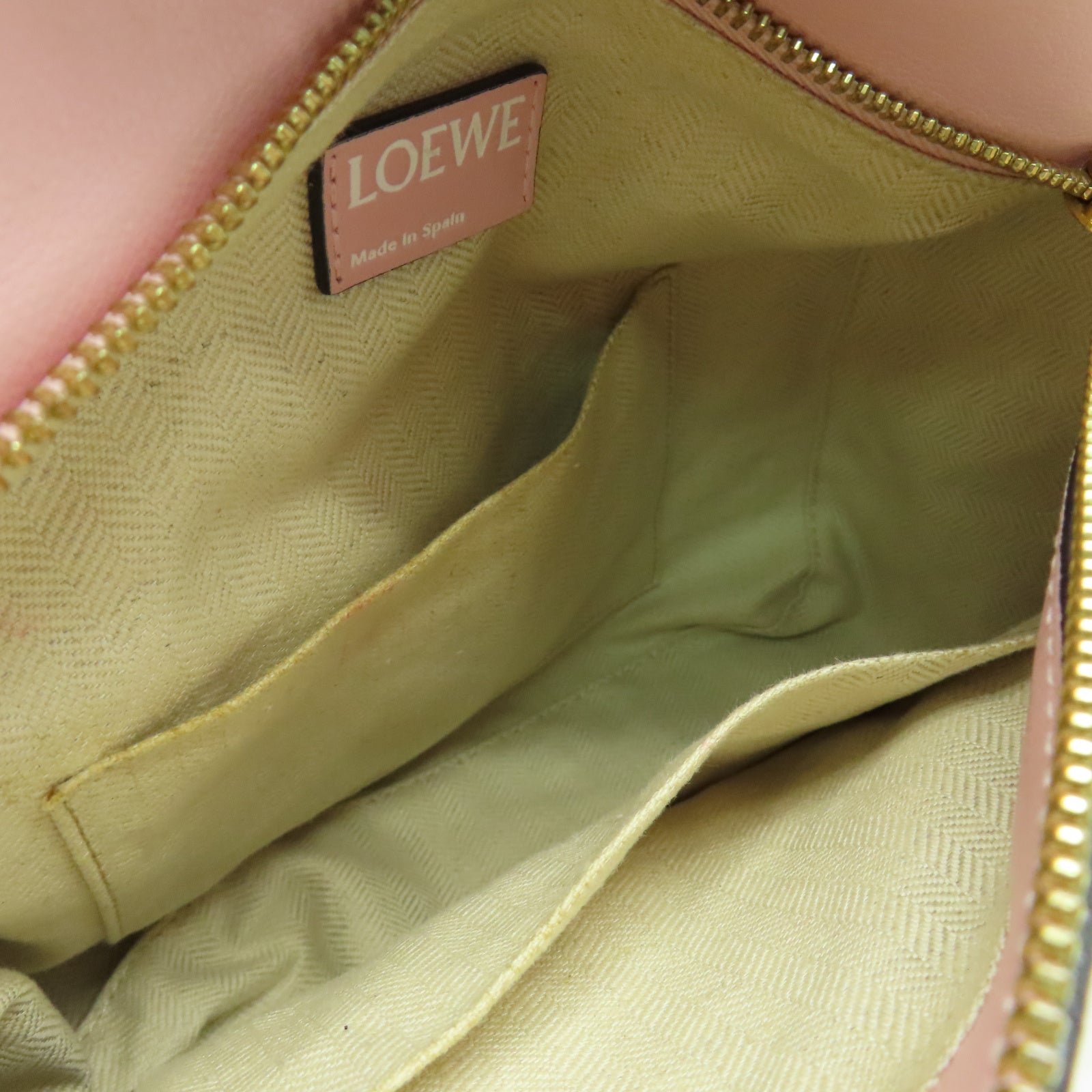 LOEWE 牛皮皮革Puzzle金扣肩背袋粉紅色